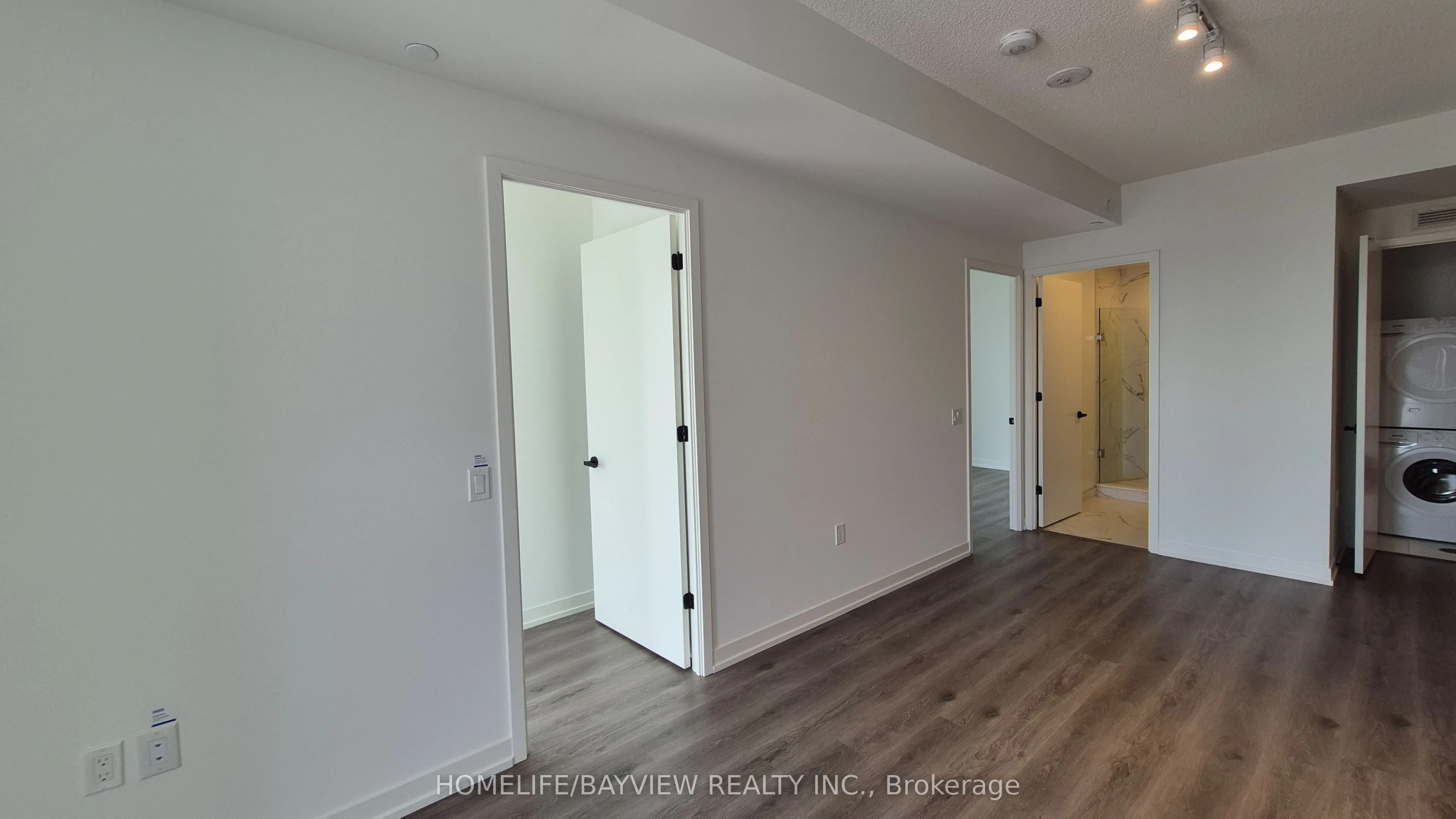 28 Interchange Way Ave. Way, #4212