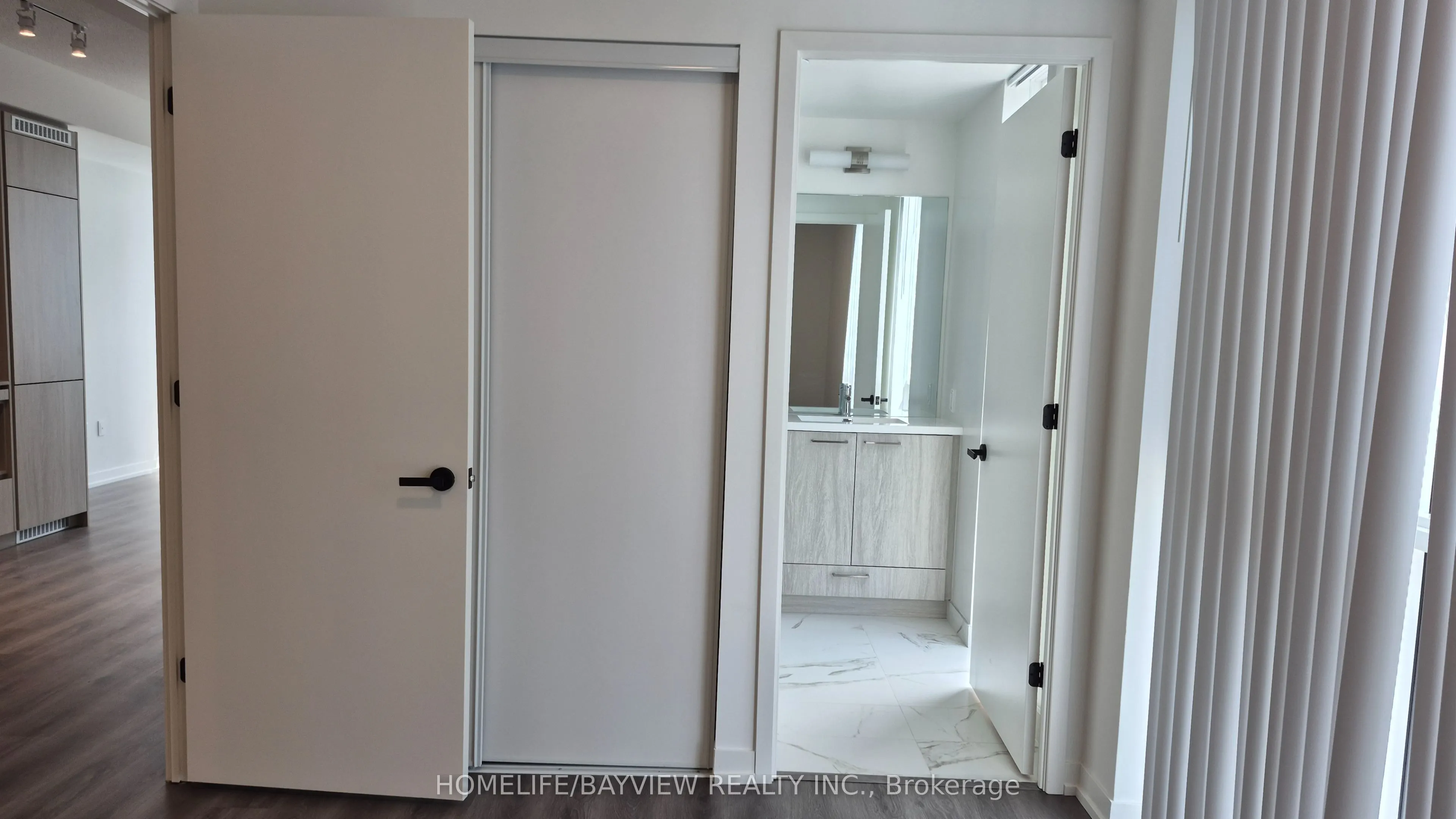 28 Interchange Way Ave. Way, #4212