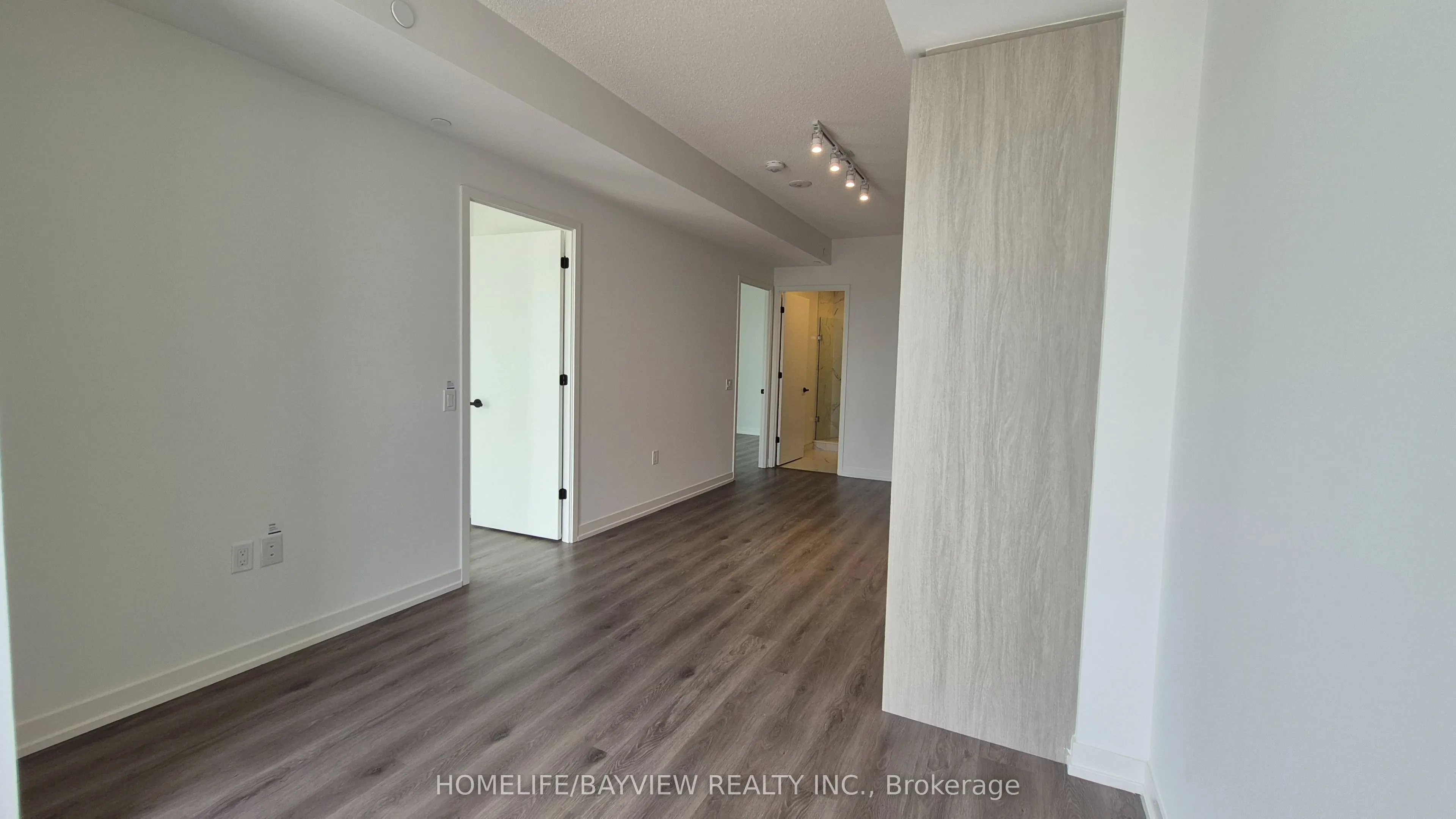 28 Interchange Way Ave. Way, #4212