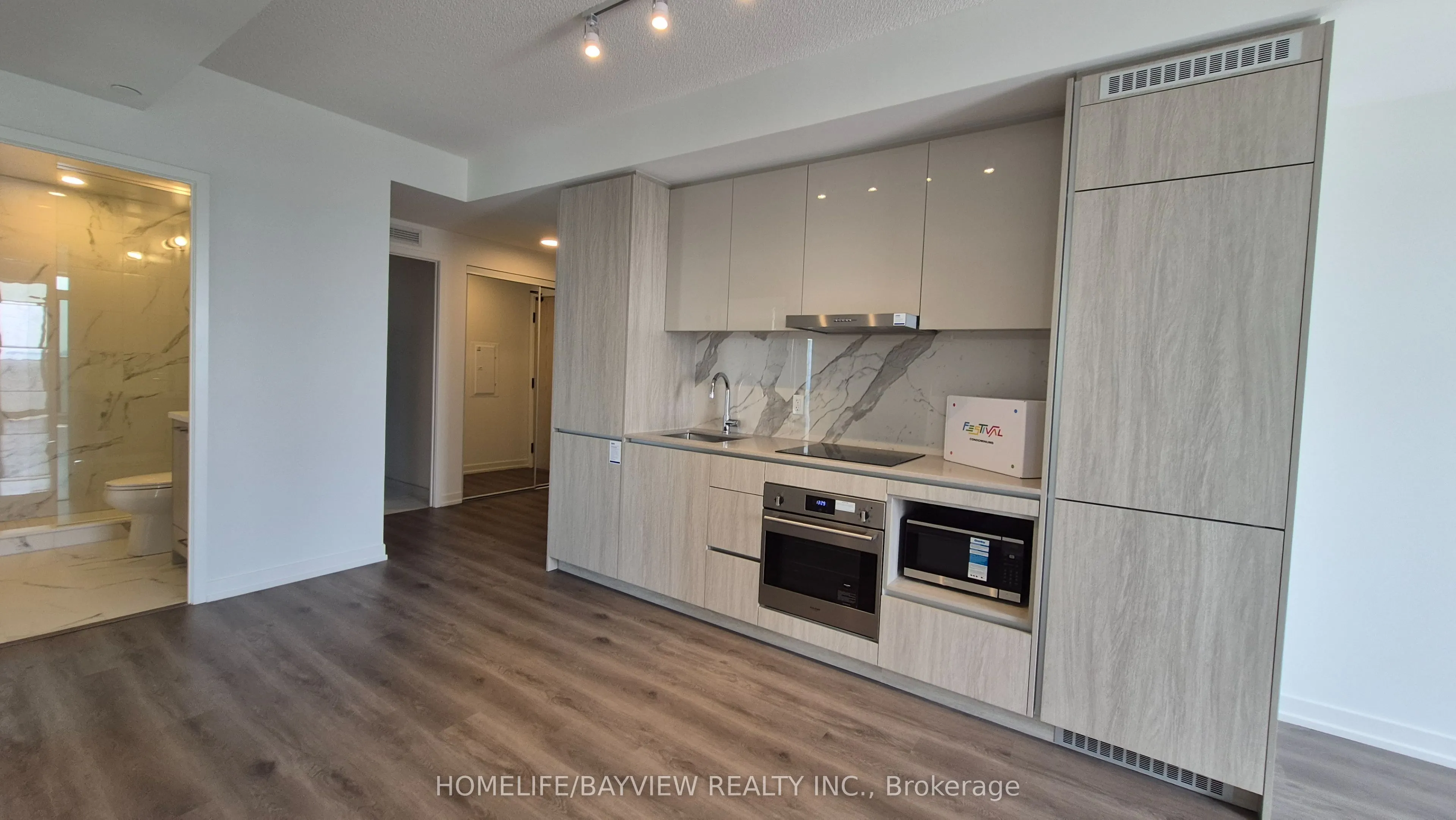 28 Interchange Way Ave. Way, #4212