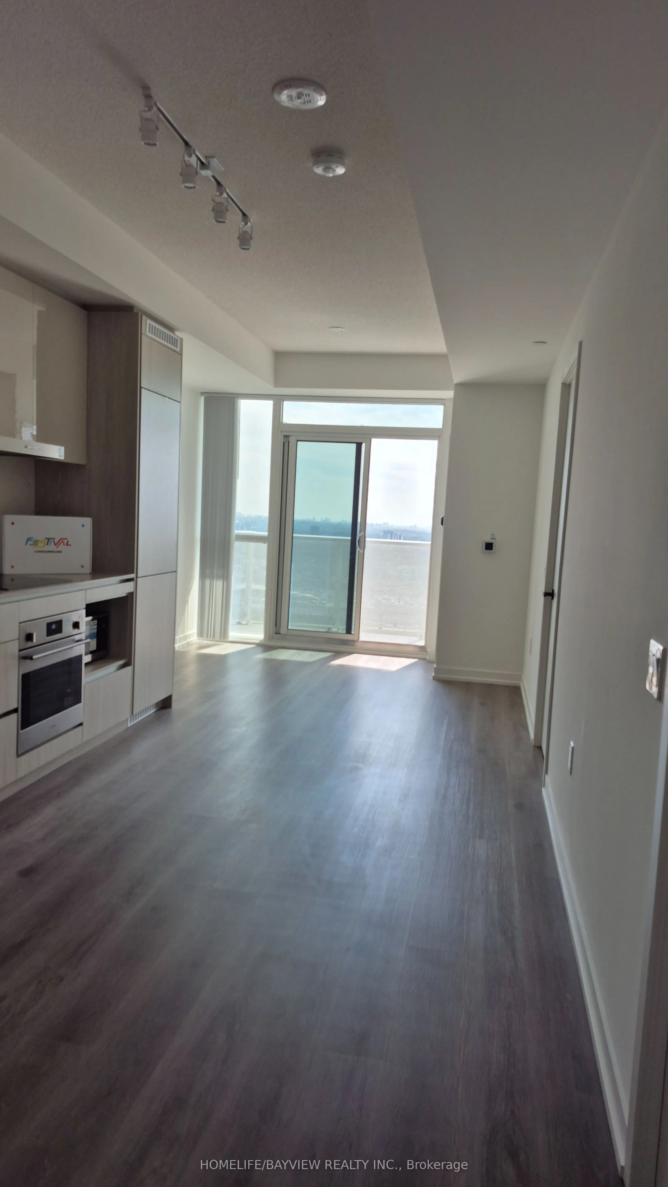 28 Interchange Way Ave. Way, #4212