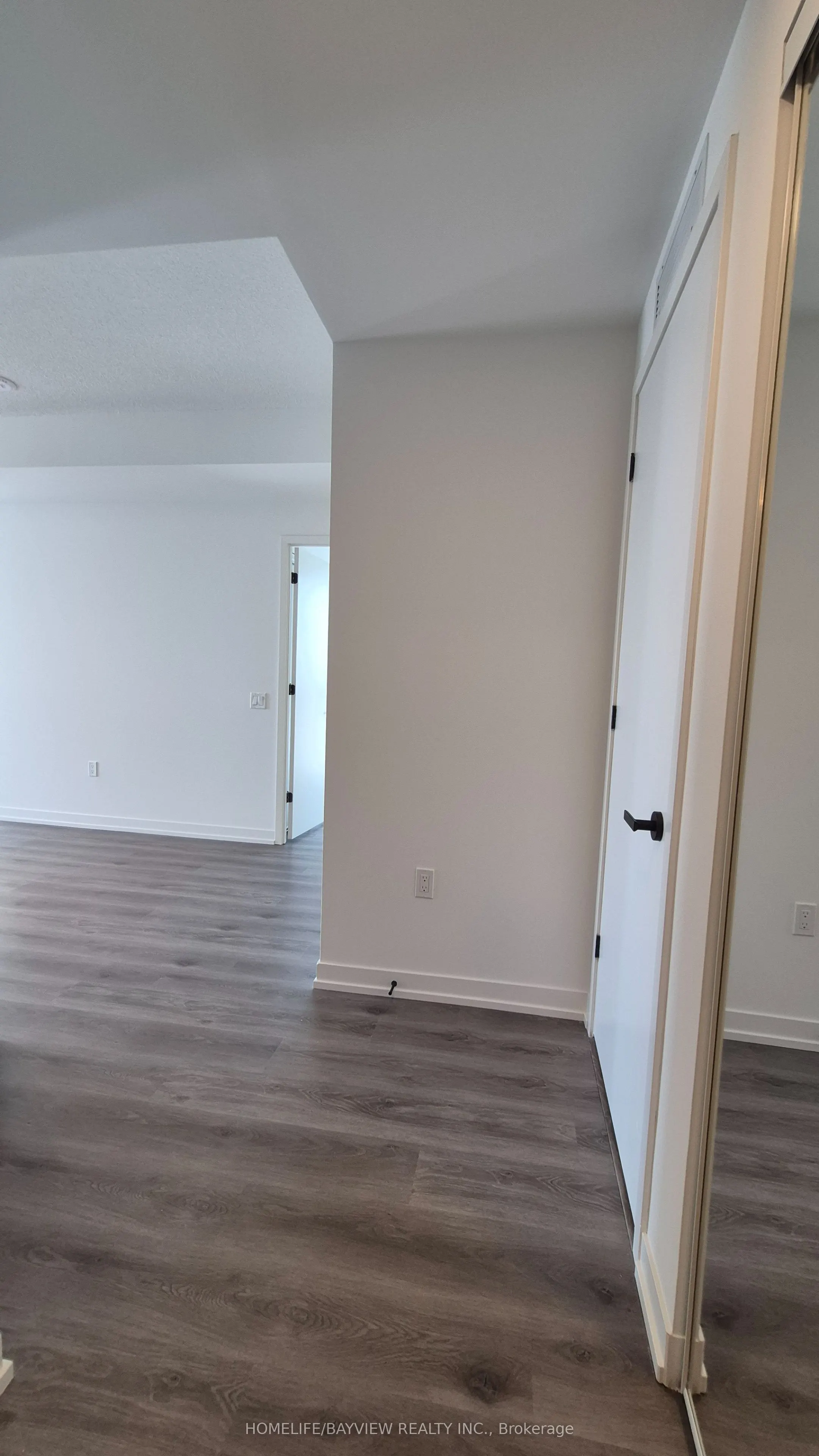 28 Interchange Way Ave. Way, #4212