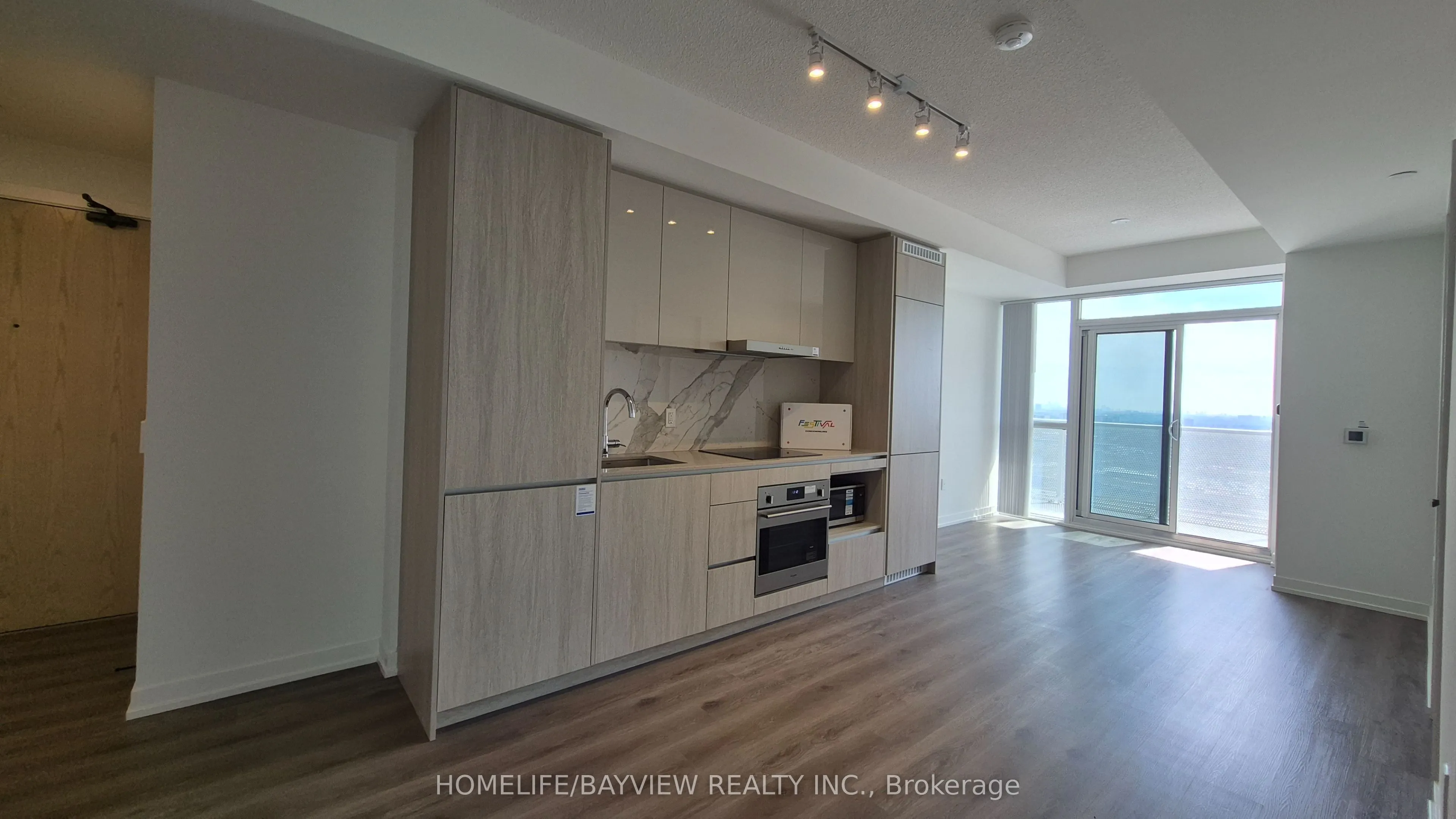 28 Interchange Way Ave. Way, #4212