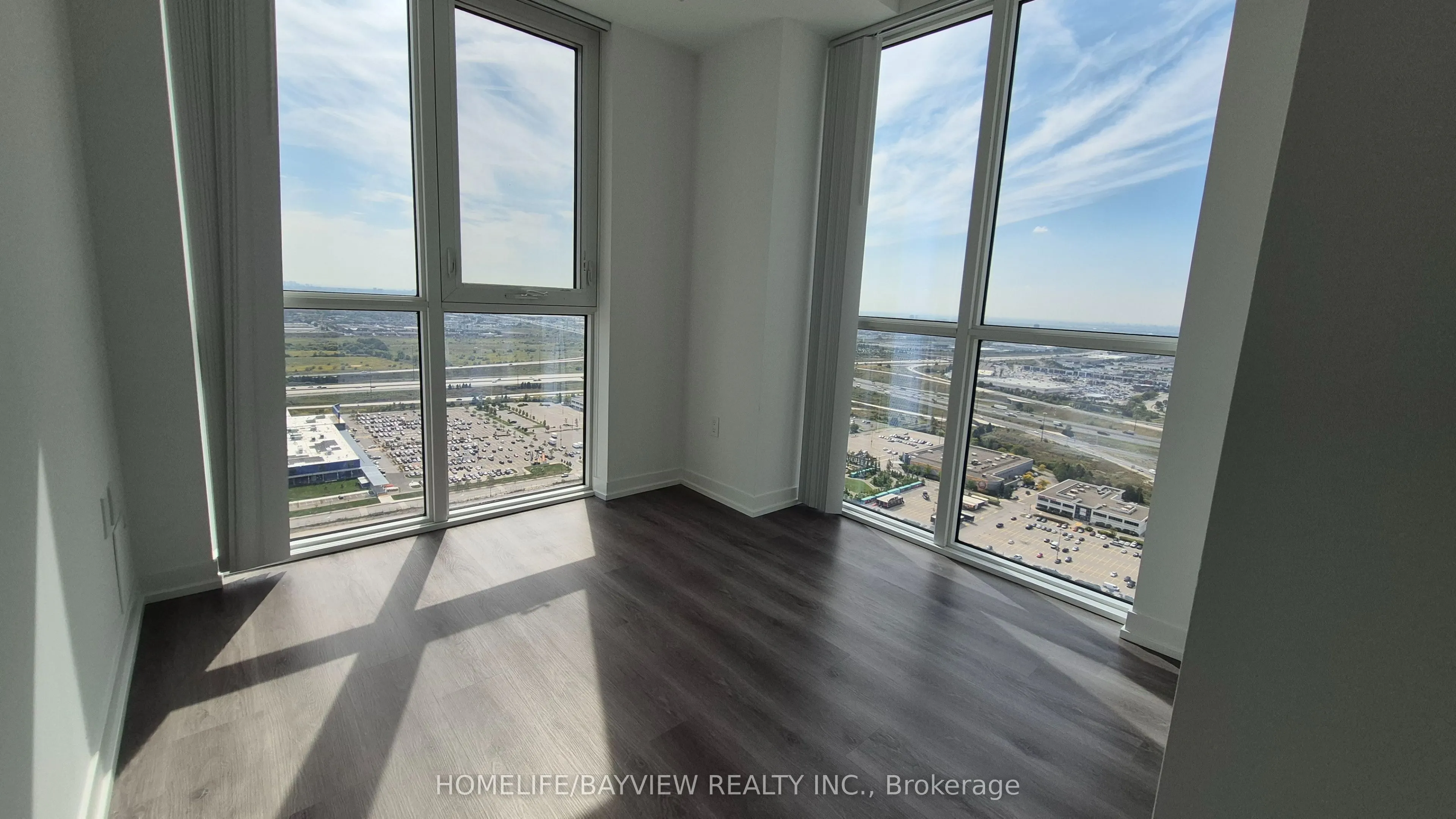 28 Interchange Way Ave. Way, #4212