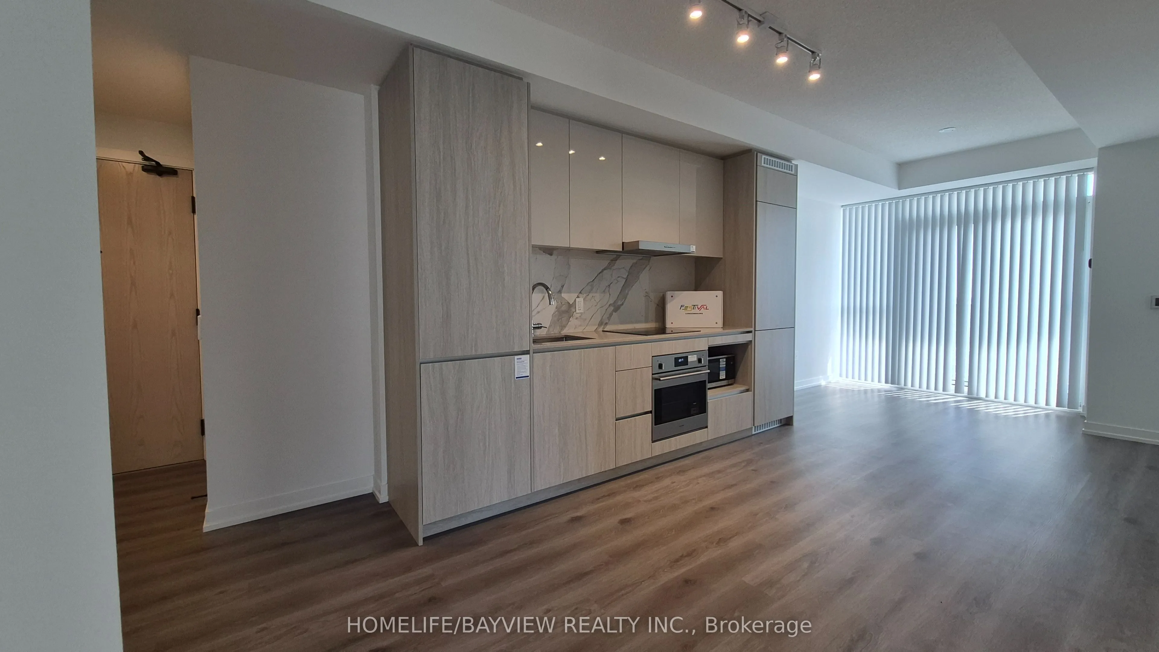 28 Interchange Way Ave. Way, #4212