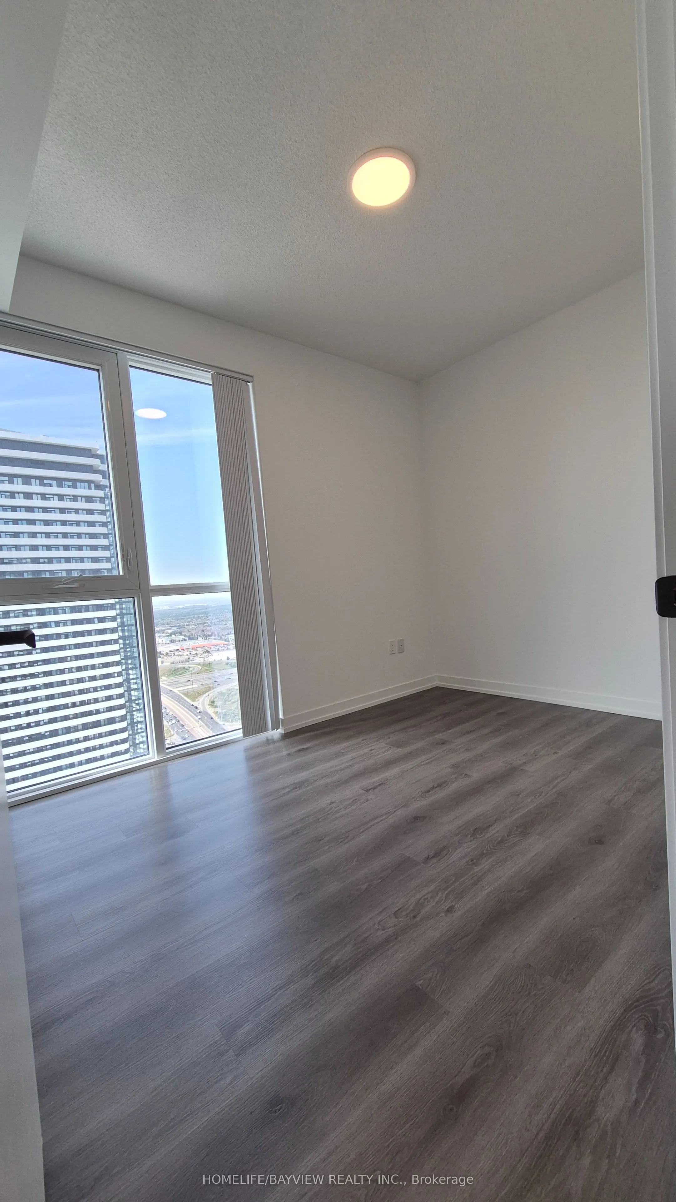 28 Interchange Way Ave. Way, #4212