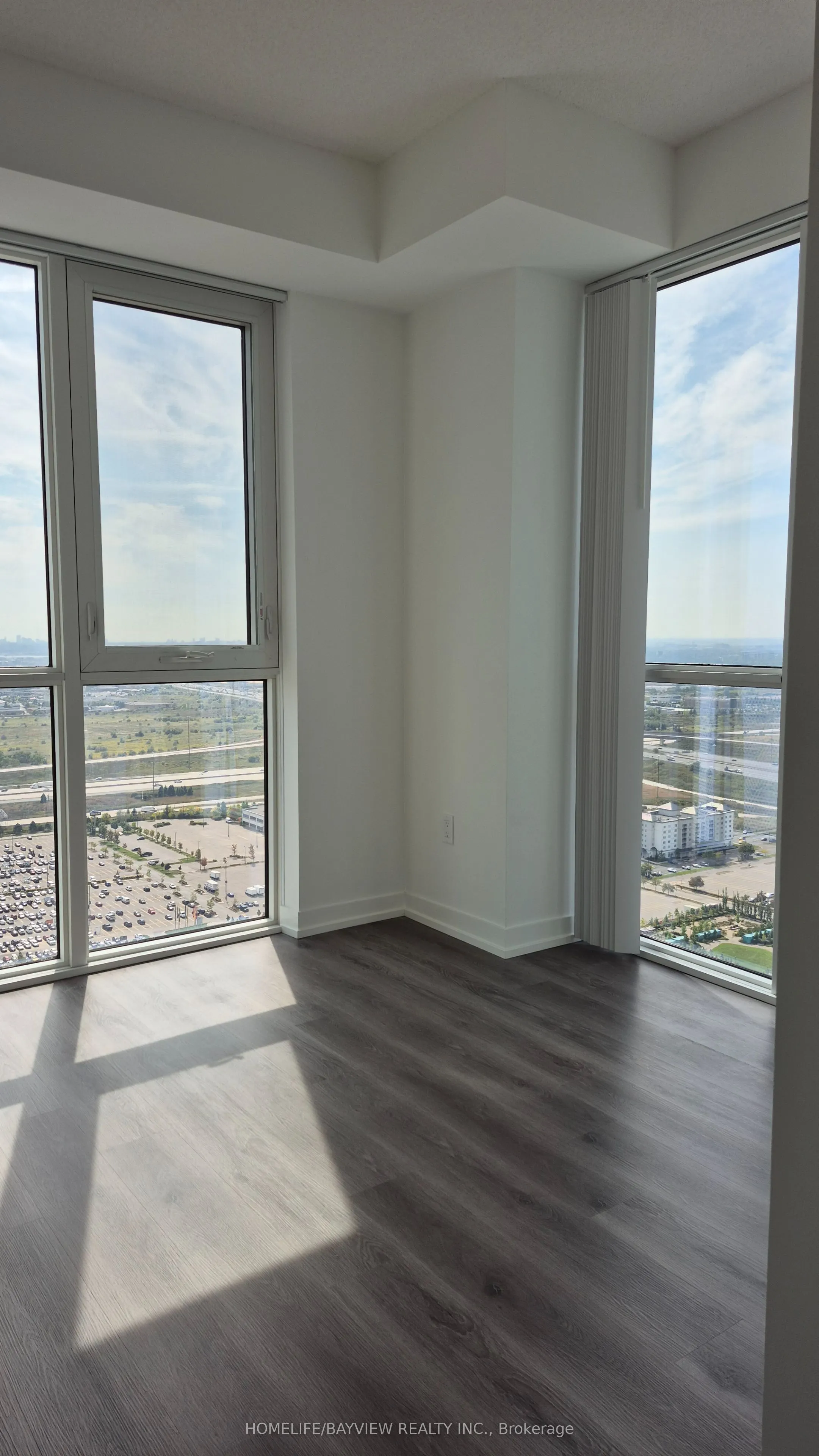 28 Interchange Way Ave. Way, #4212