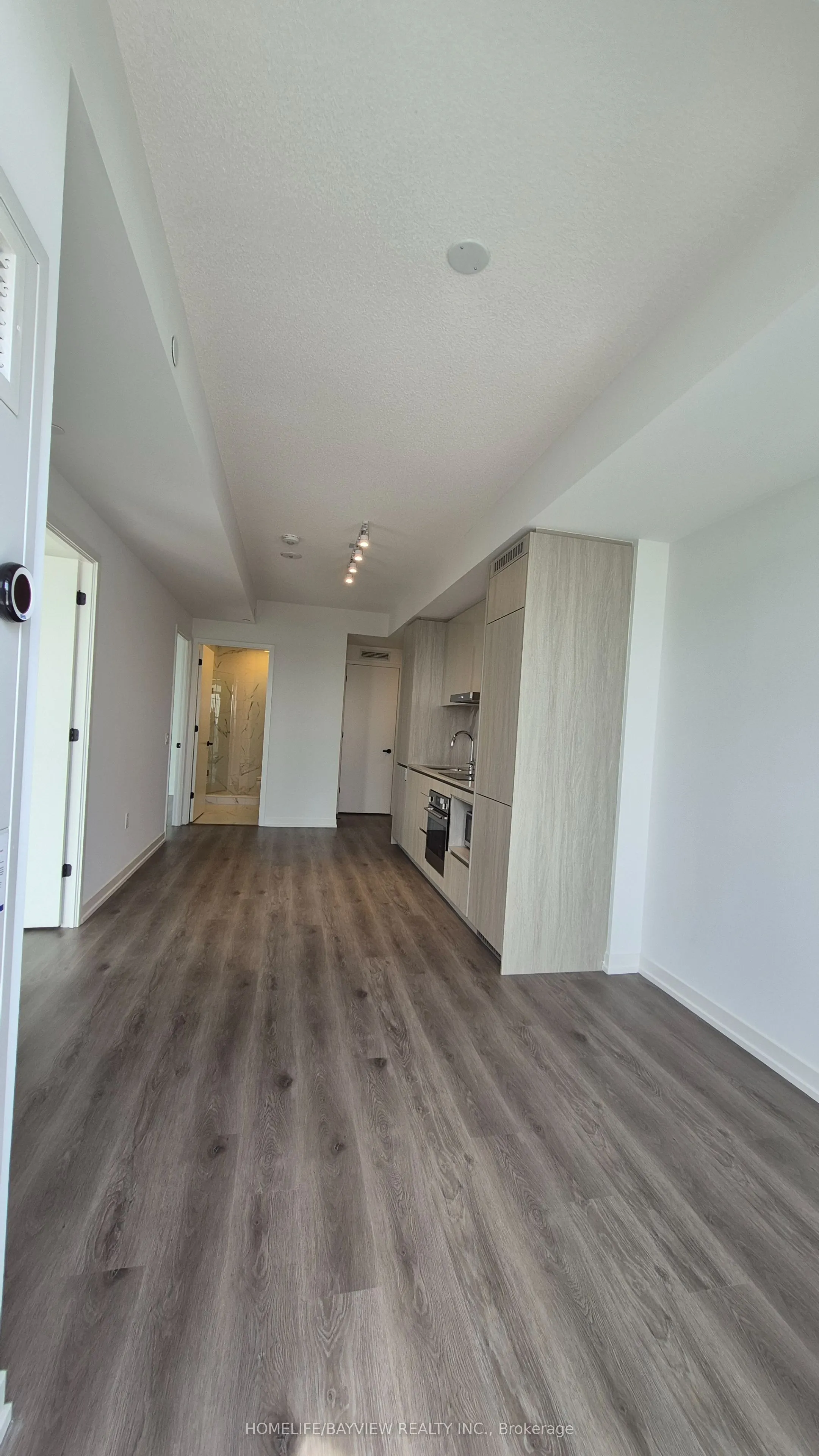 28 Interchange Way Ave. Way, #4212