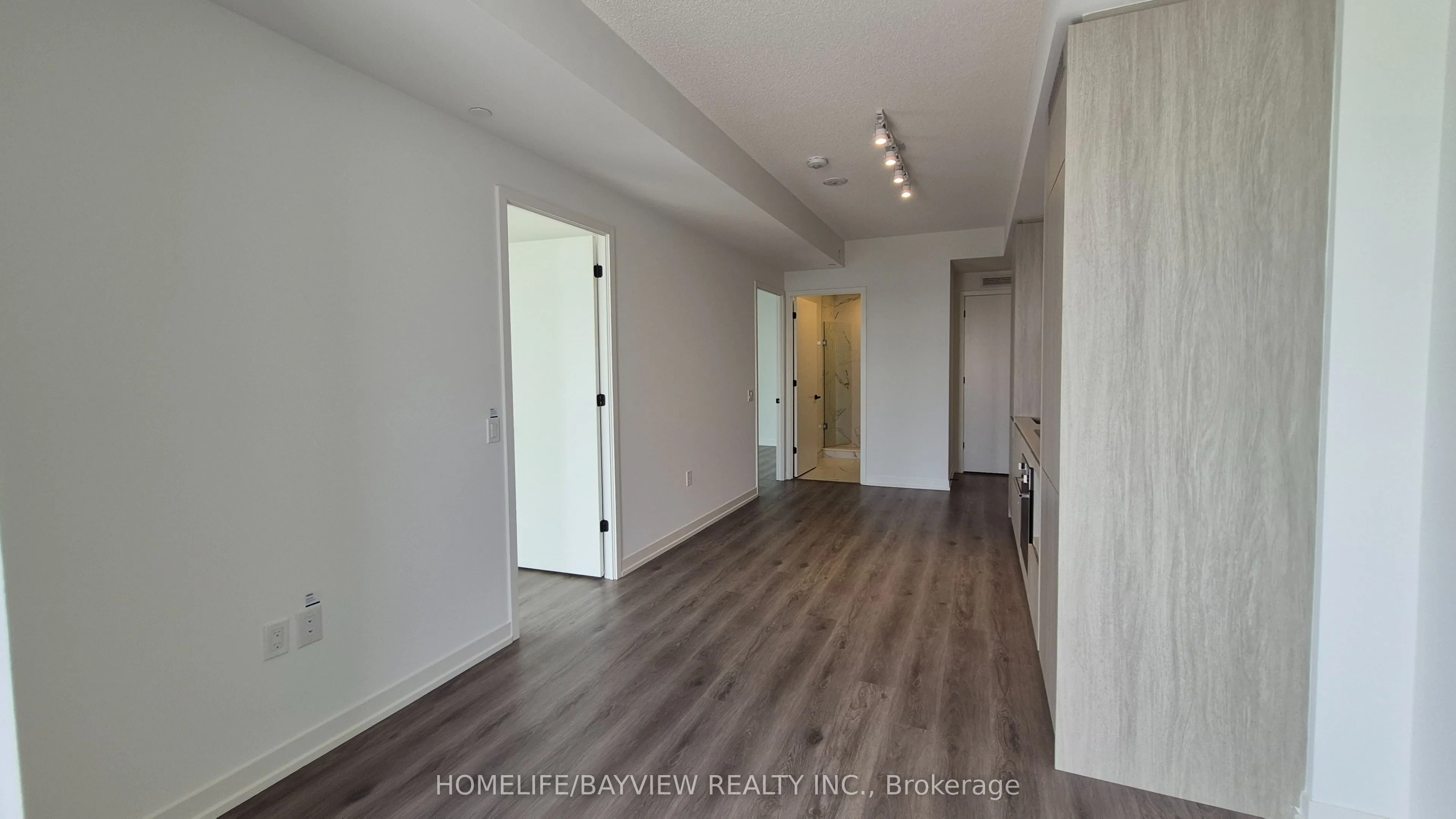 28 Interchange Way Ave. Way, #4212