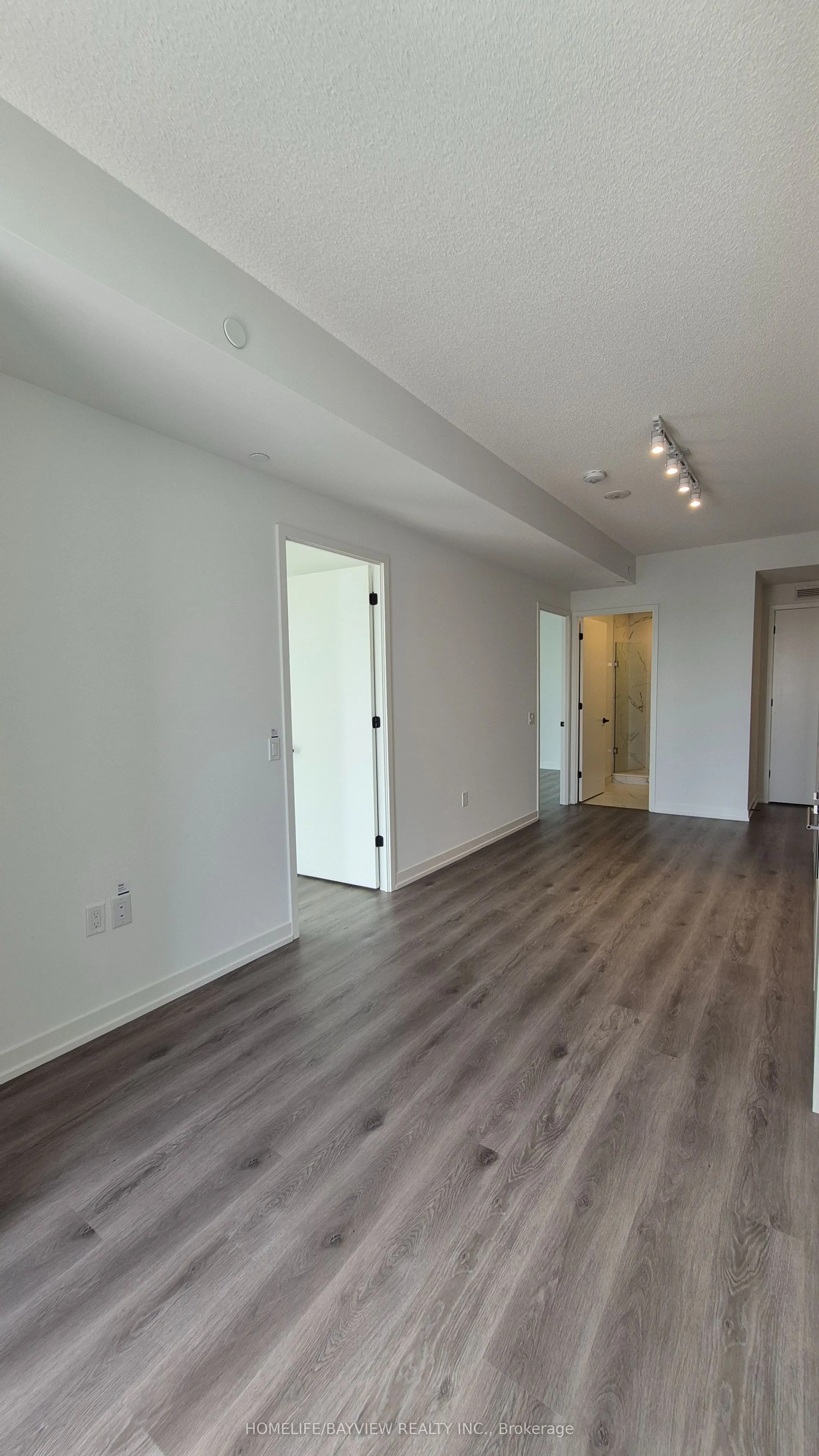 28 Interchange Way Ave. Way, #4212