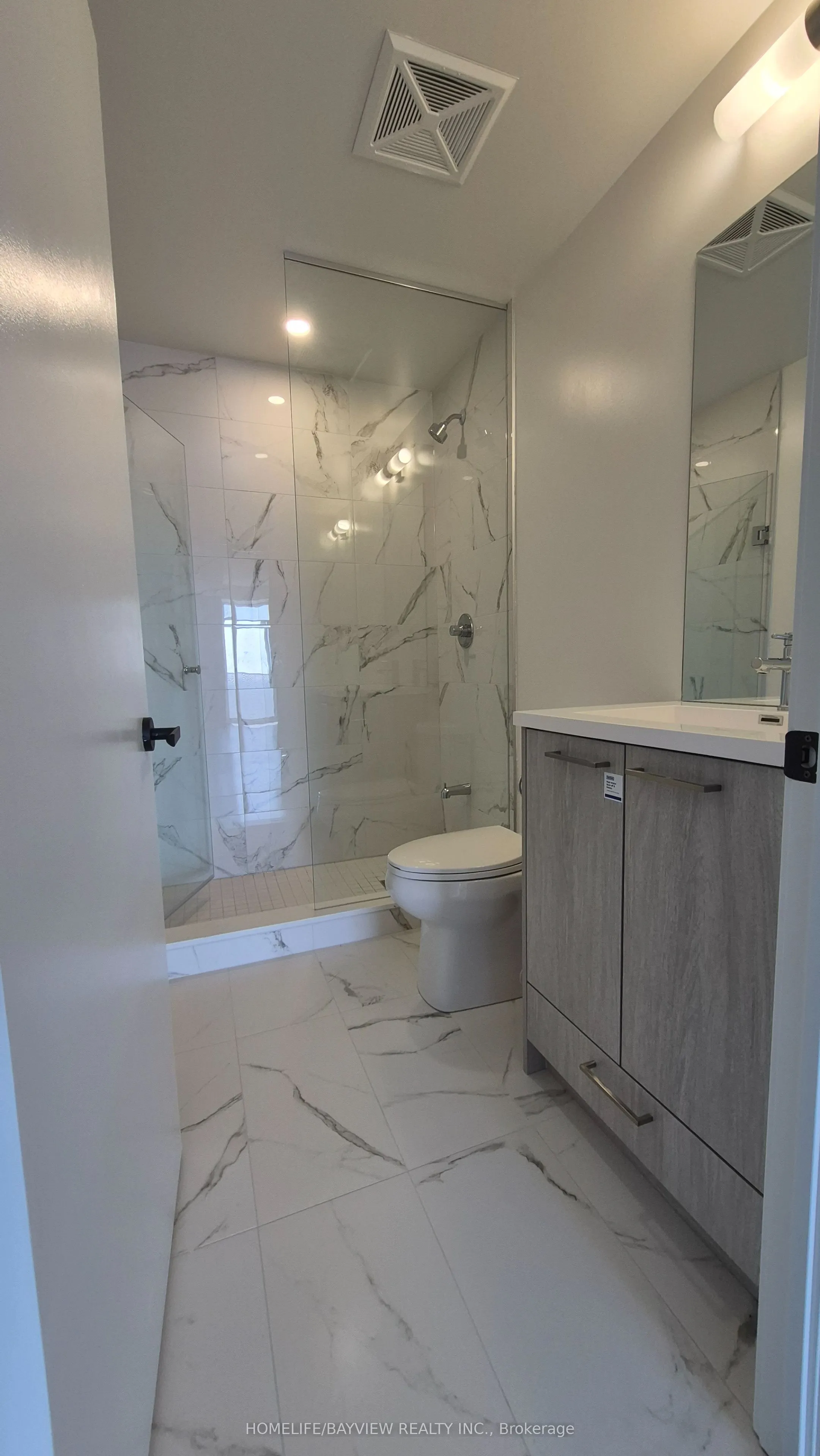 28 Interchange Way Ave. Way, #4212