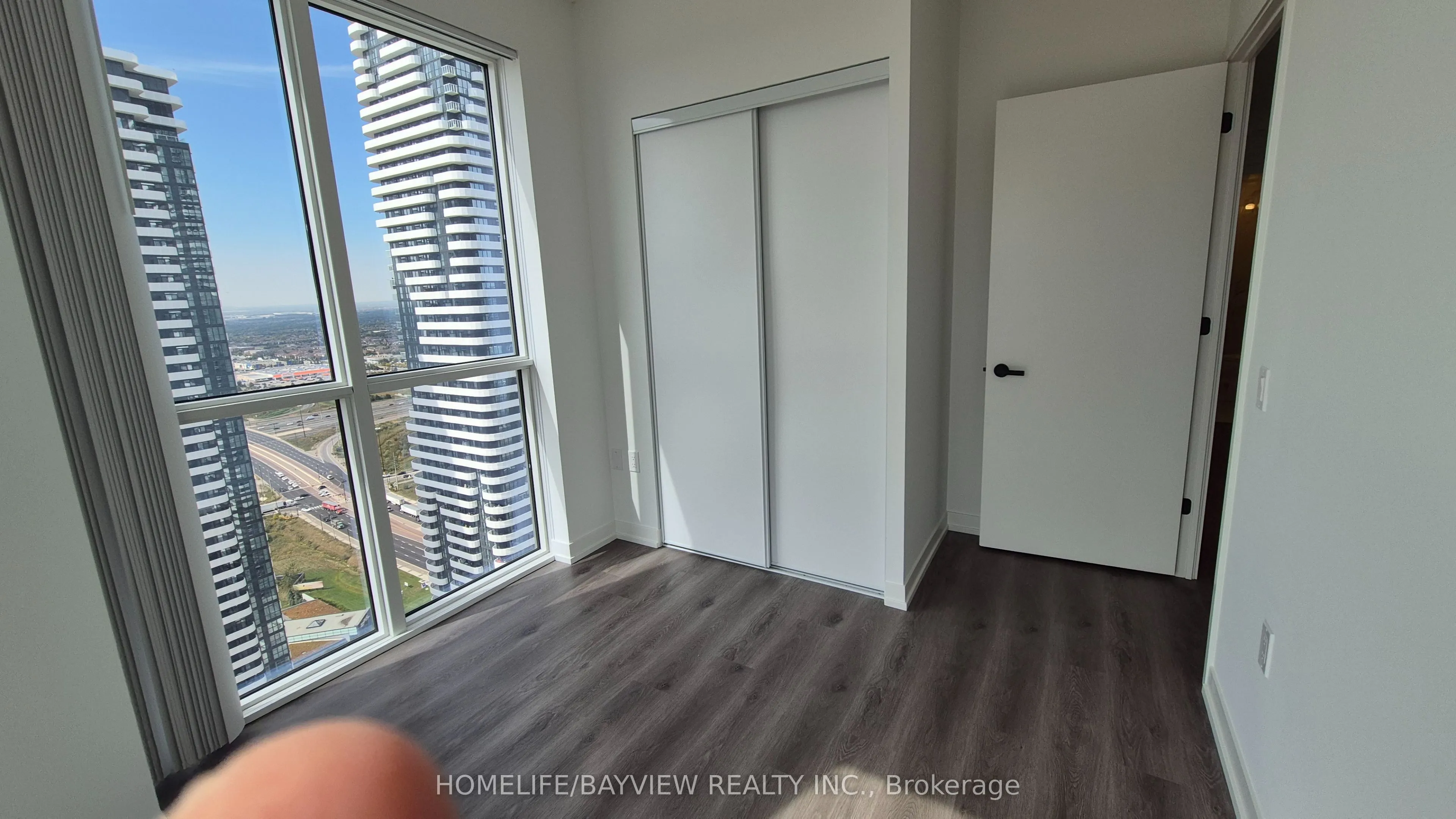 28 Interchange Way Ave. Way, #4212