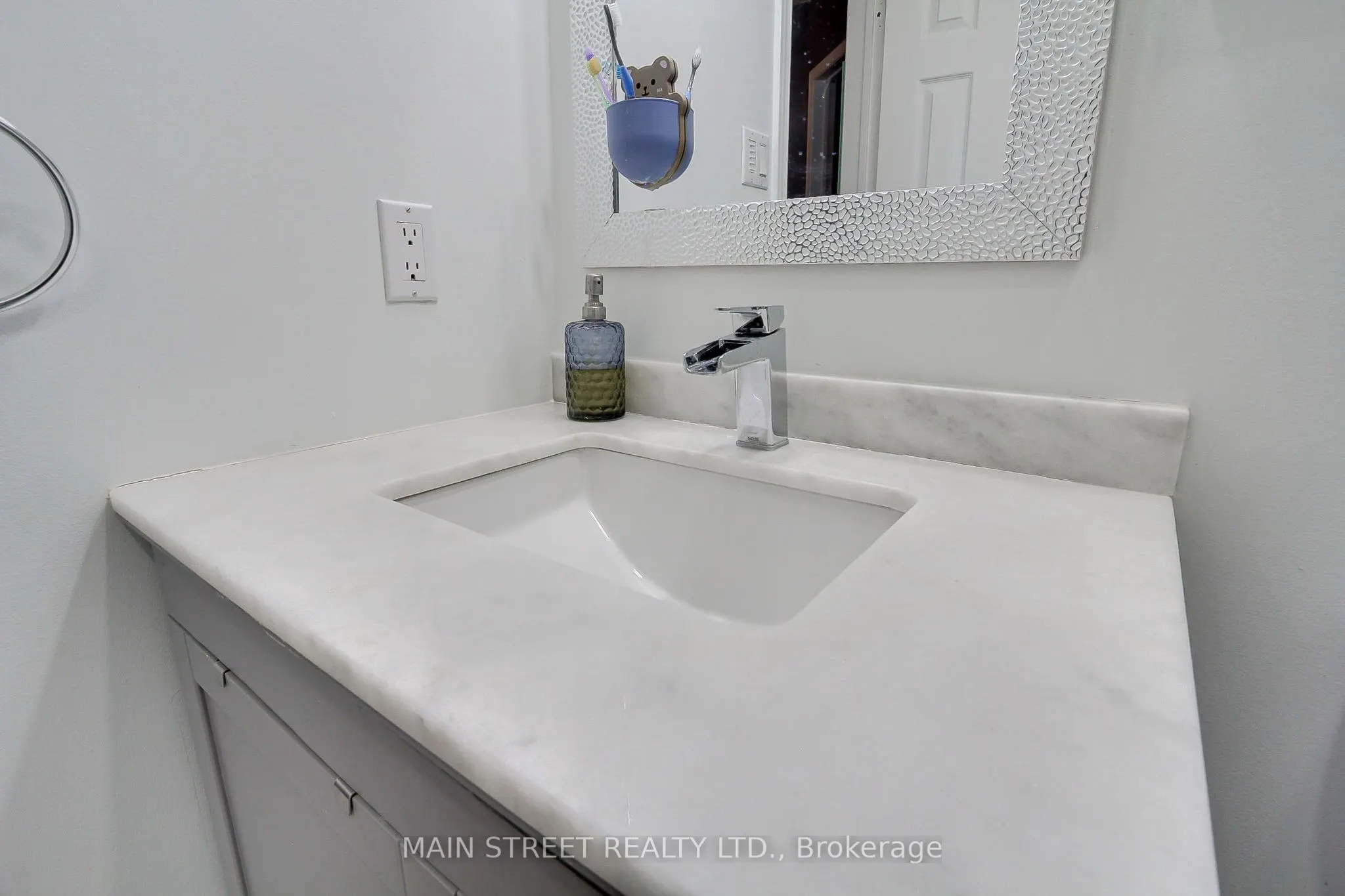 19 Natanya Boulevard