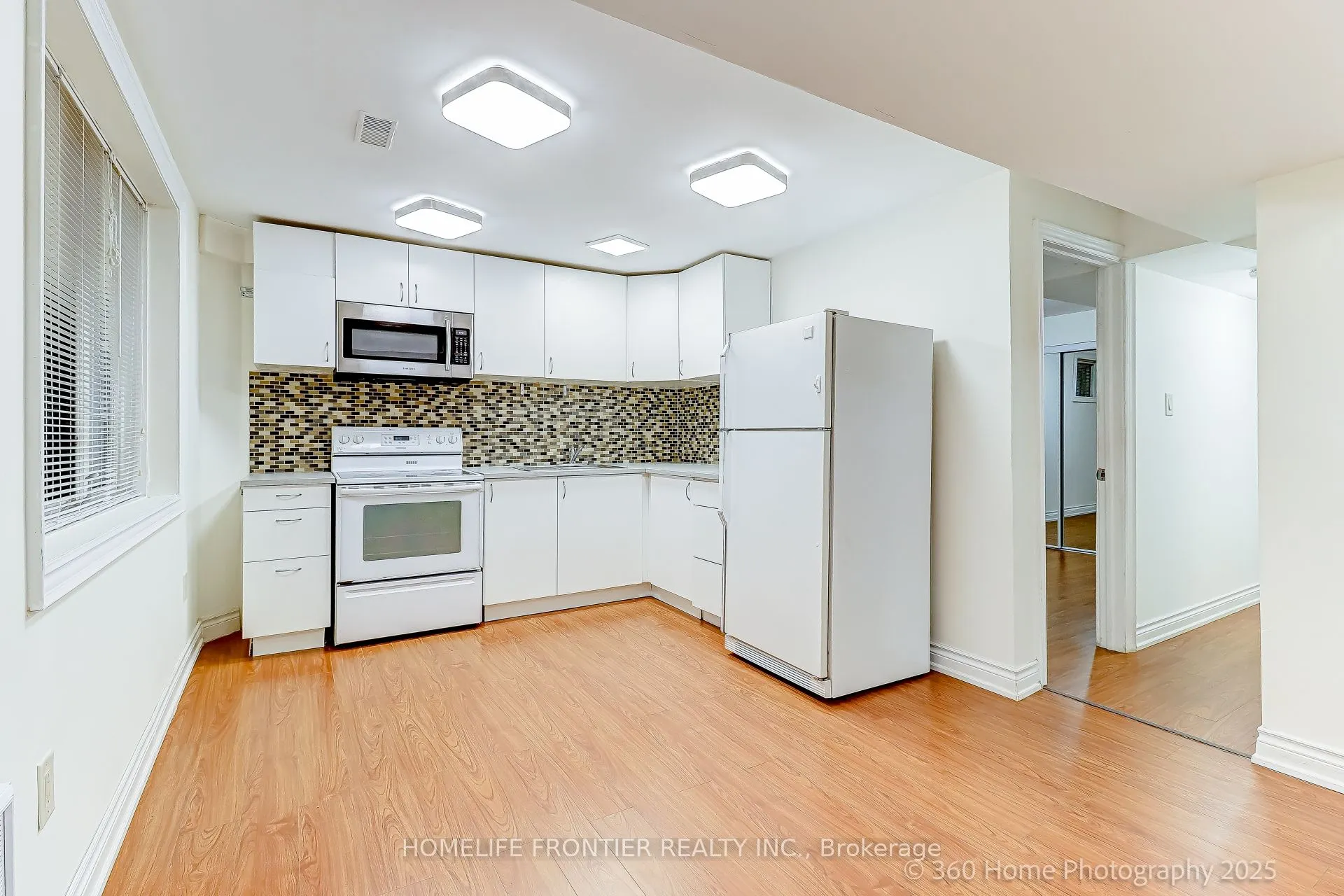 211 Kayla Crescent, #Lower