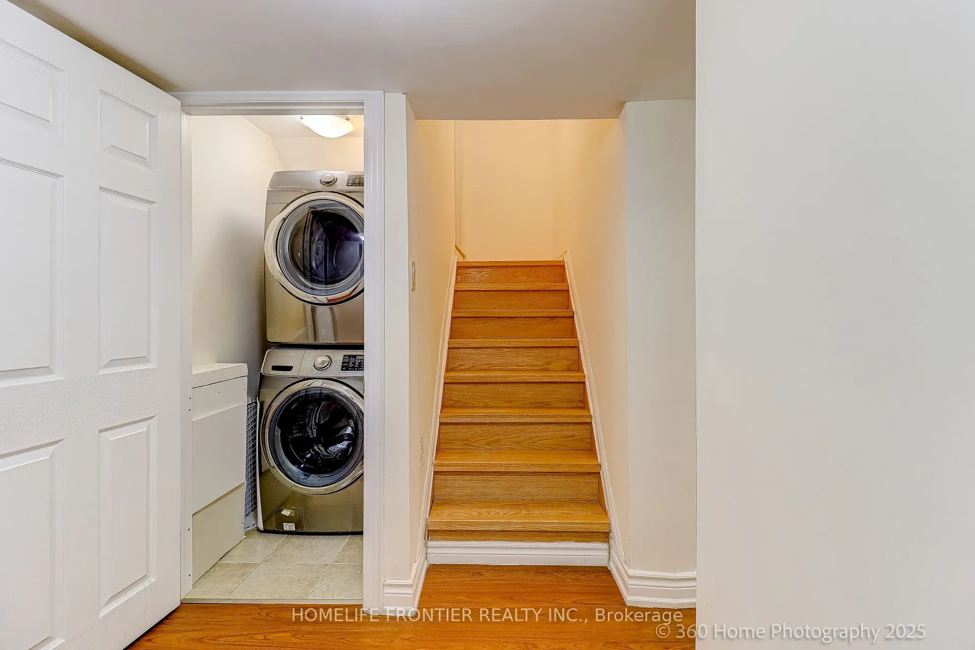 211 Kayla Crescent, #Lower