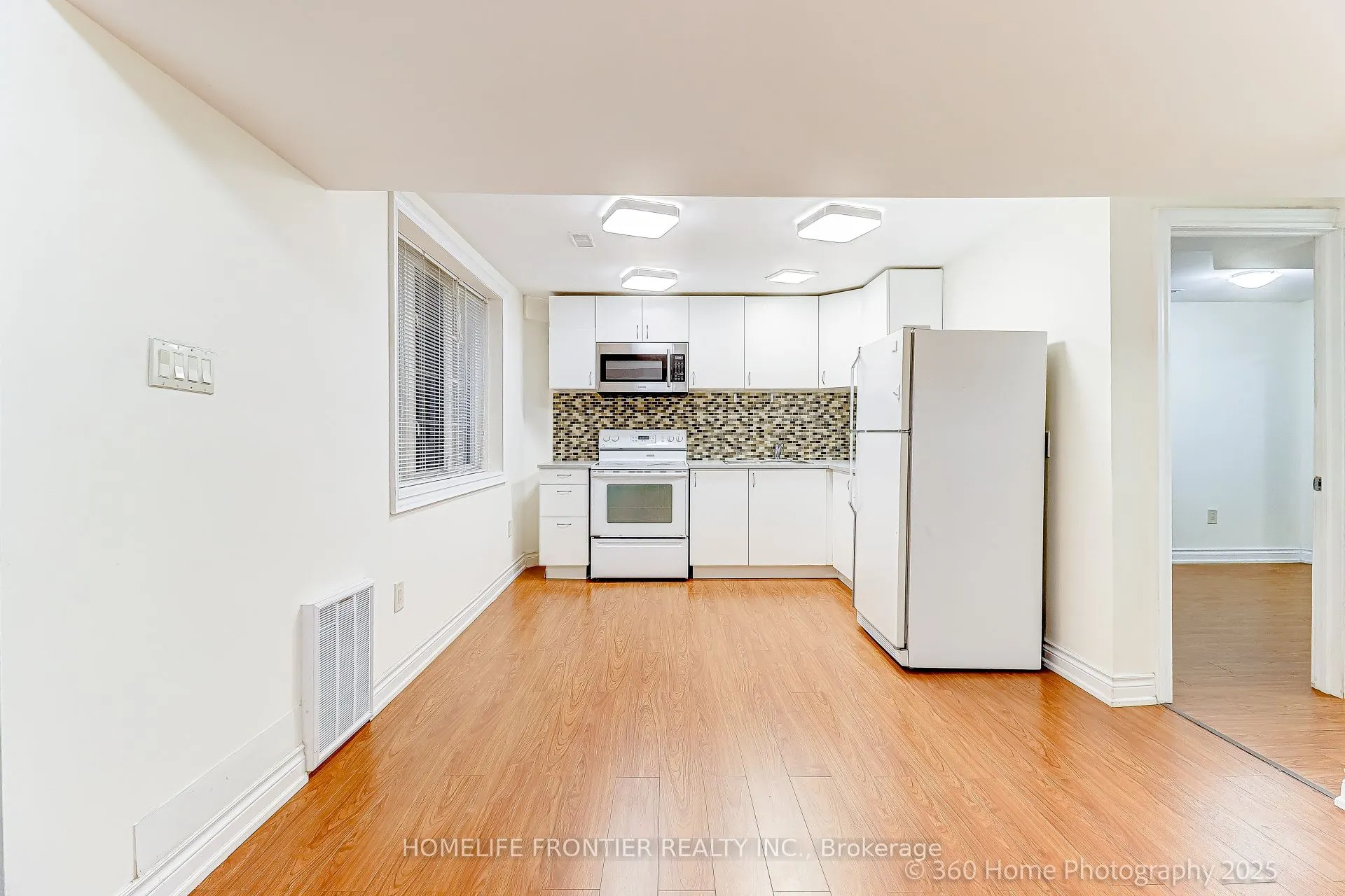 211 Kayla Crescent, #Lower