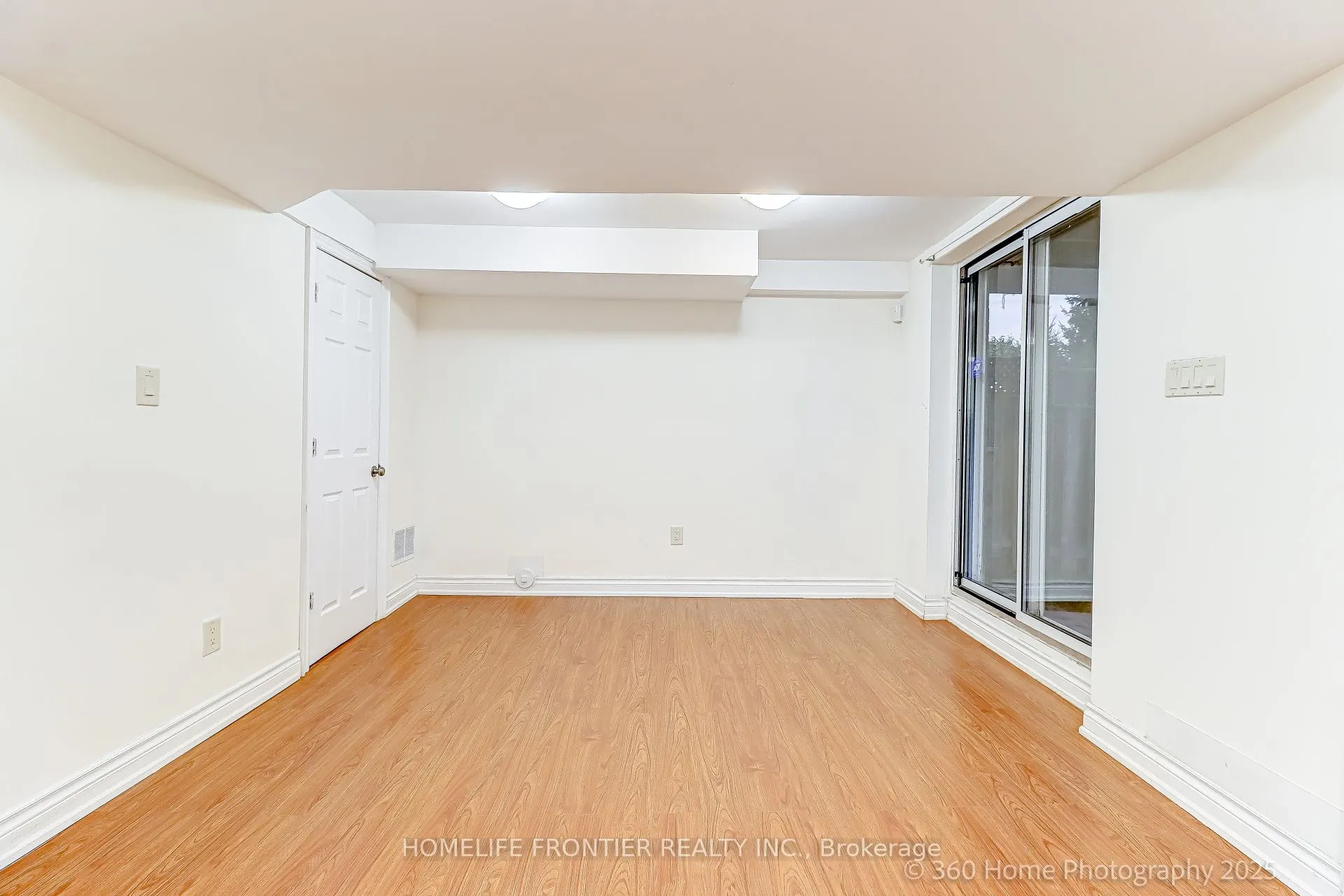 211 Kayla Crescent, #Lower