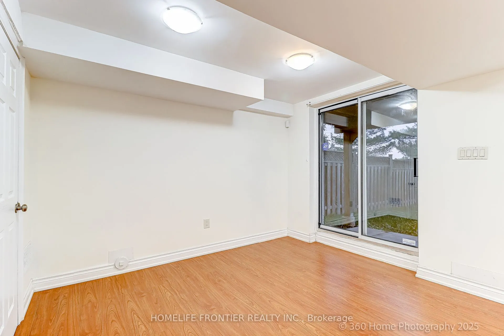 211 Kayla Crescent, #Lower