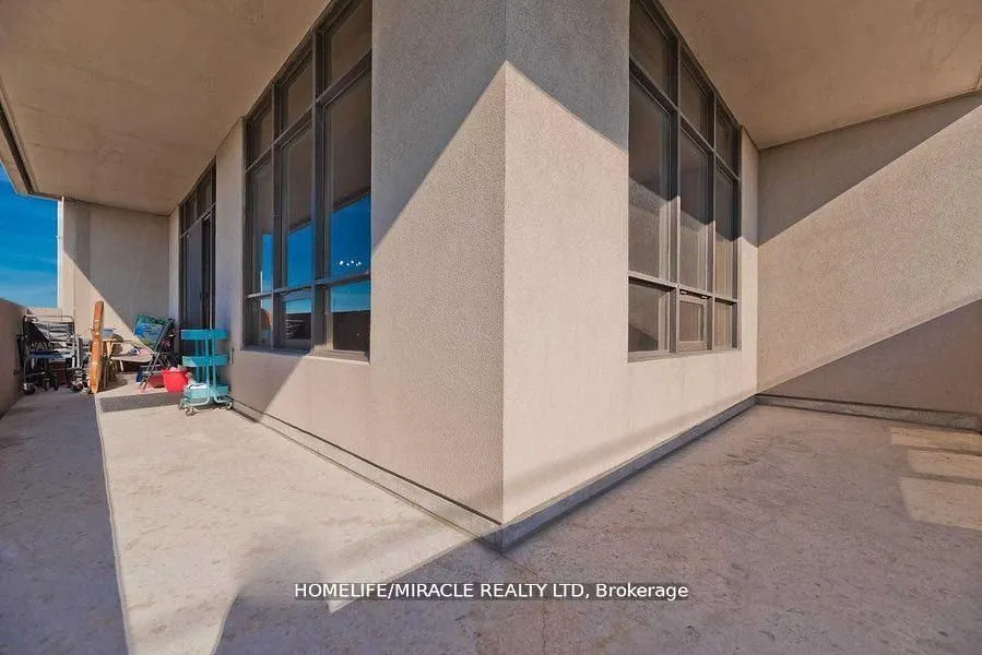 9235 Jane Street, #412