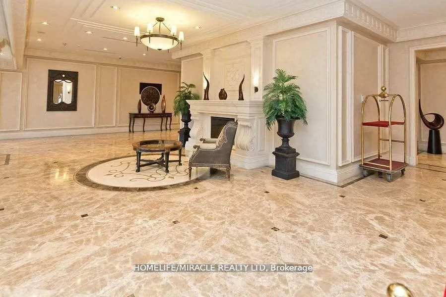 9235 Jane Street, #412