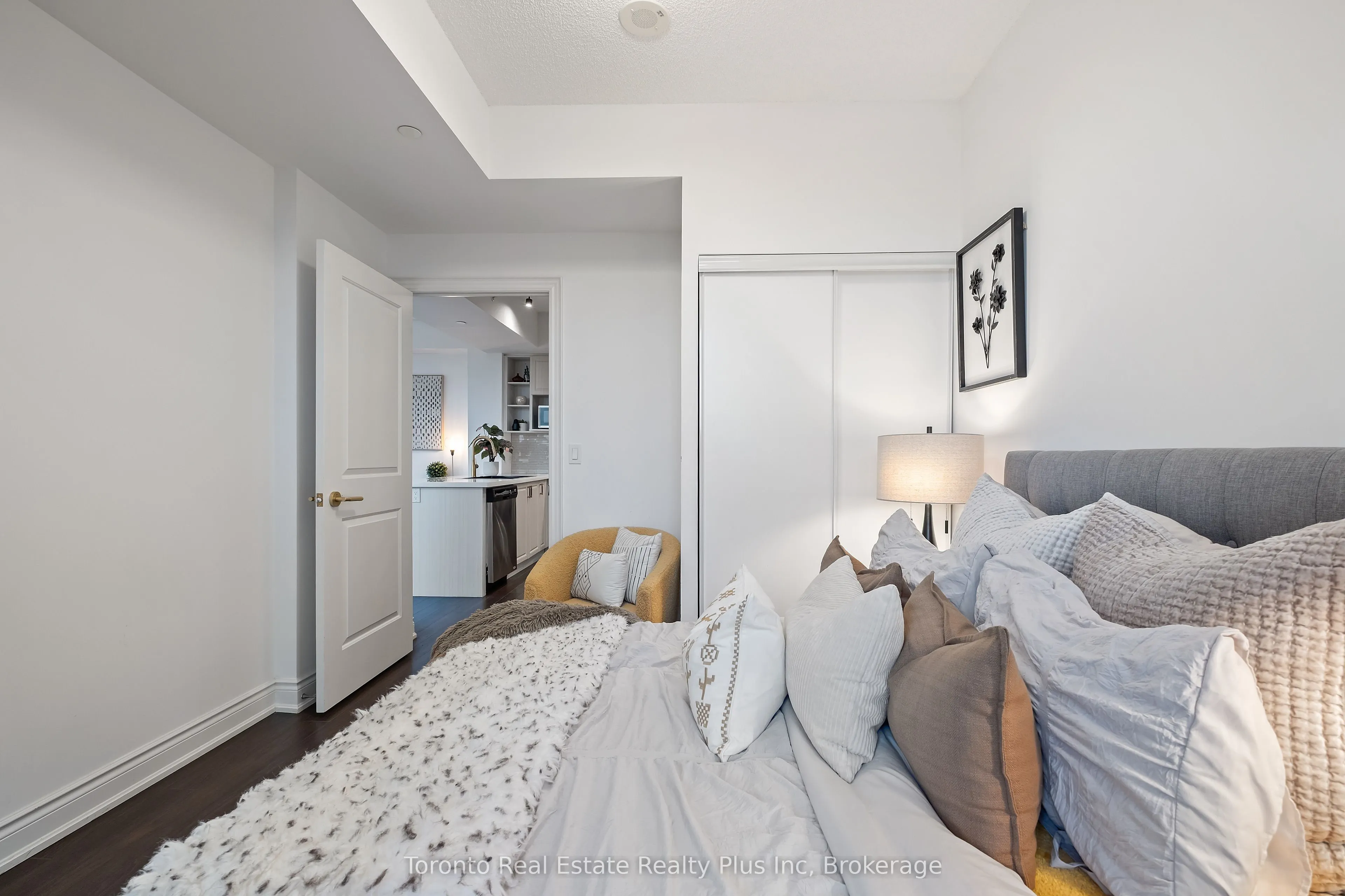 99 South Town Centre Boulevard, #711