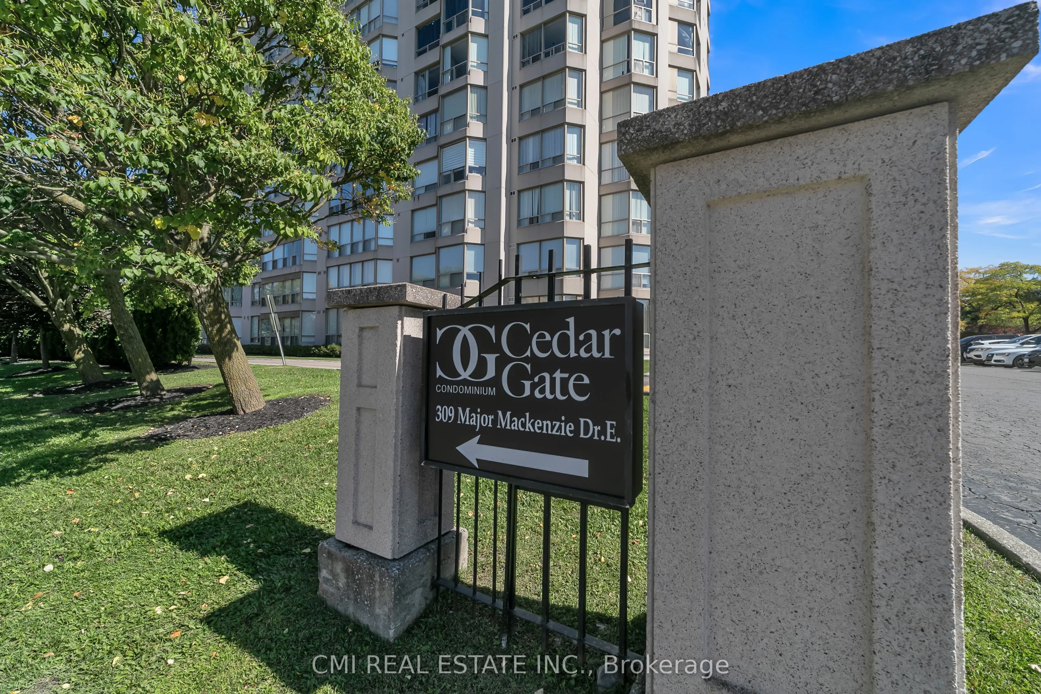 309 Major Mackenzie Drive E, #805