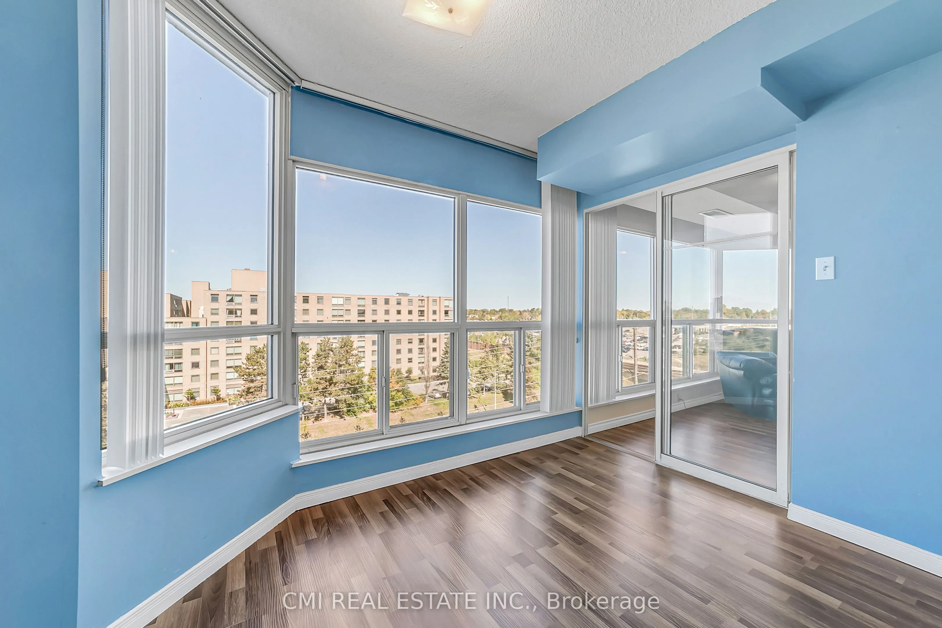 309 Major Mackenzie Drive E, #805