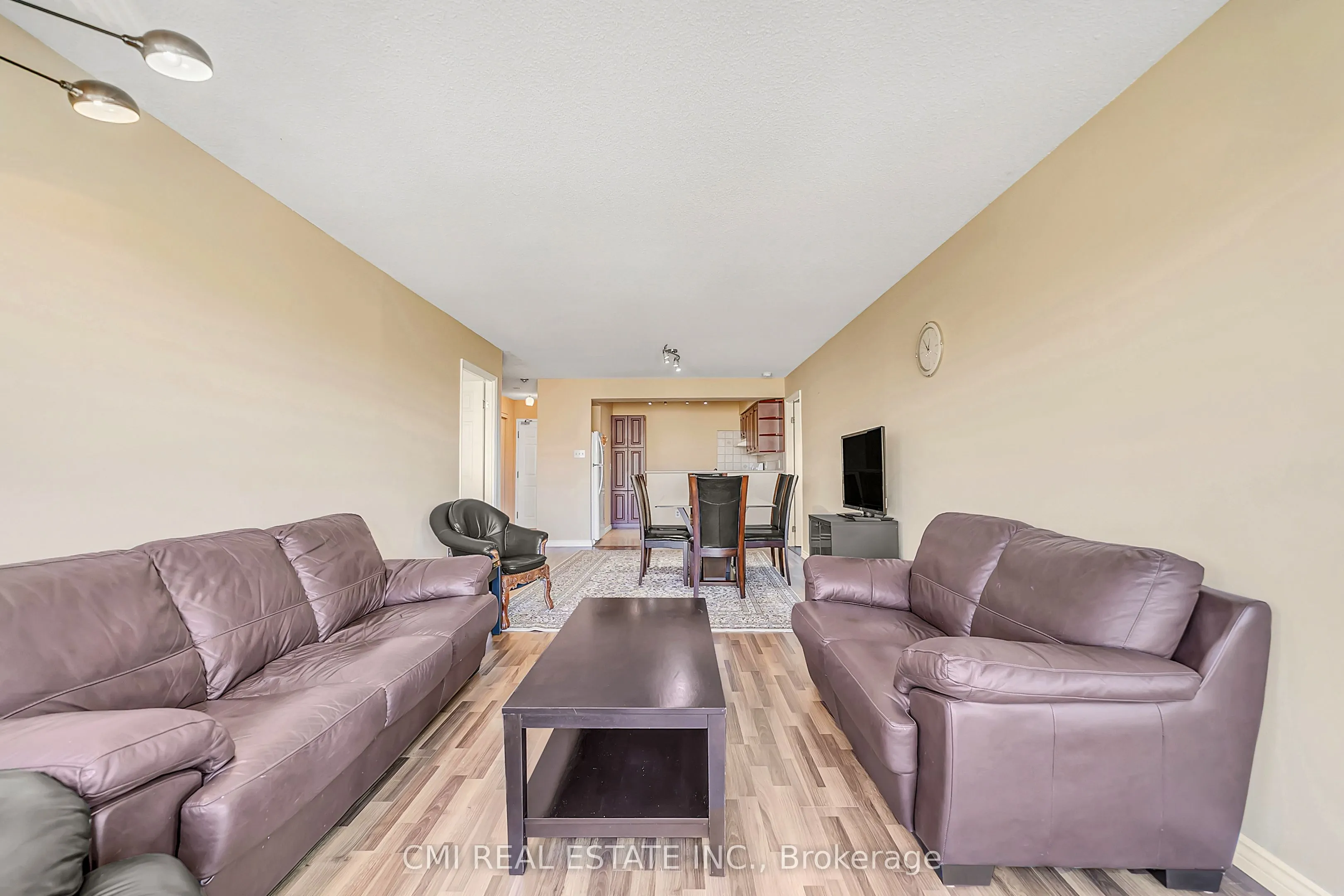 309 Major Mackenzie Drive E, #805