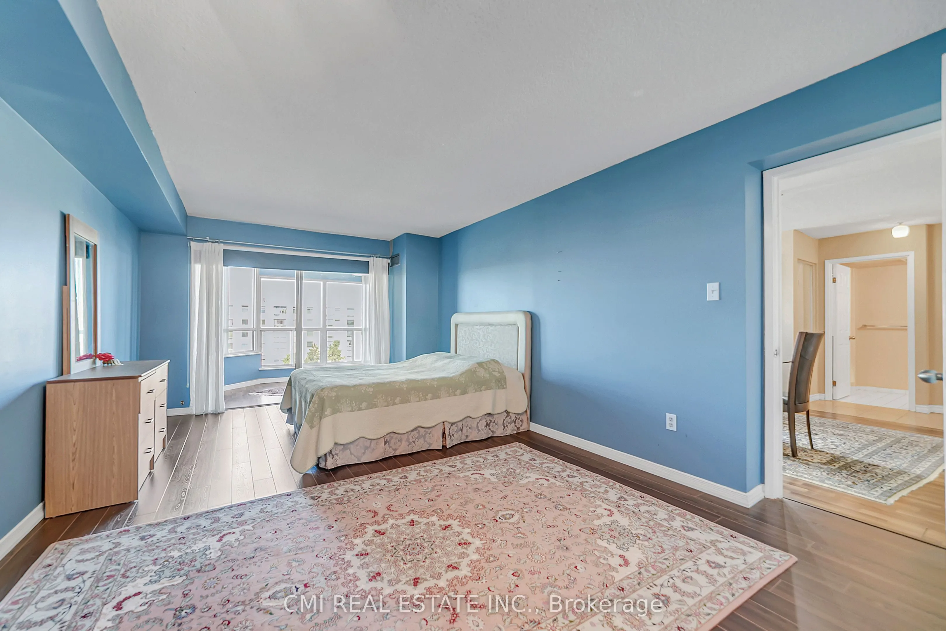 309 Major Mackenzie Drive E, #805