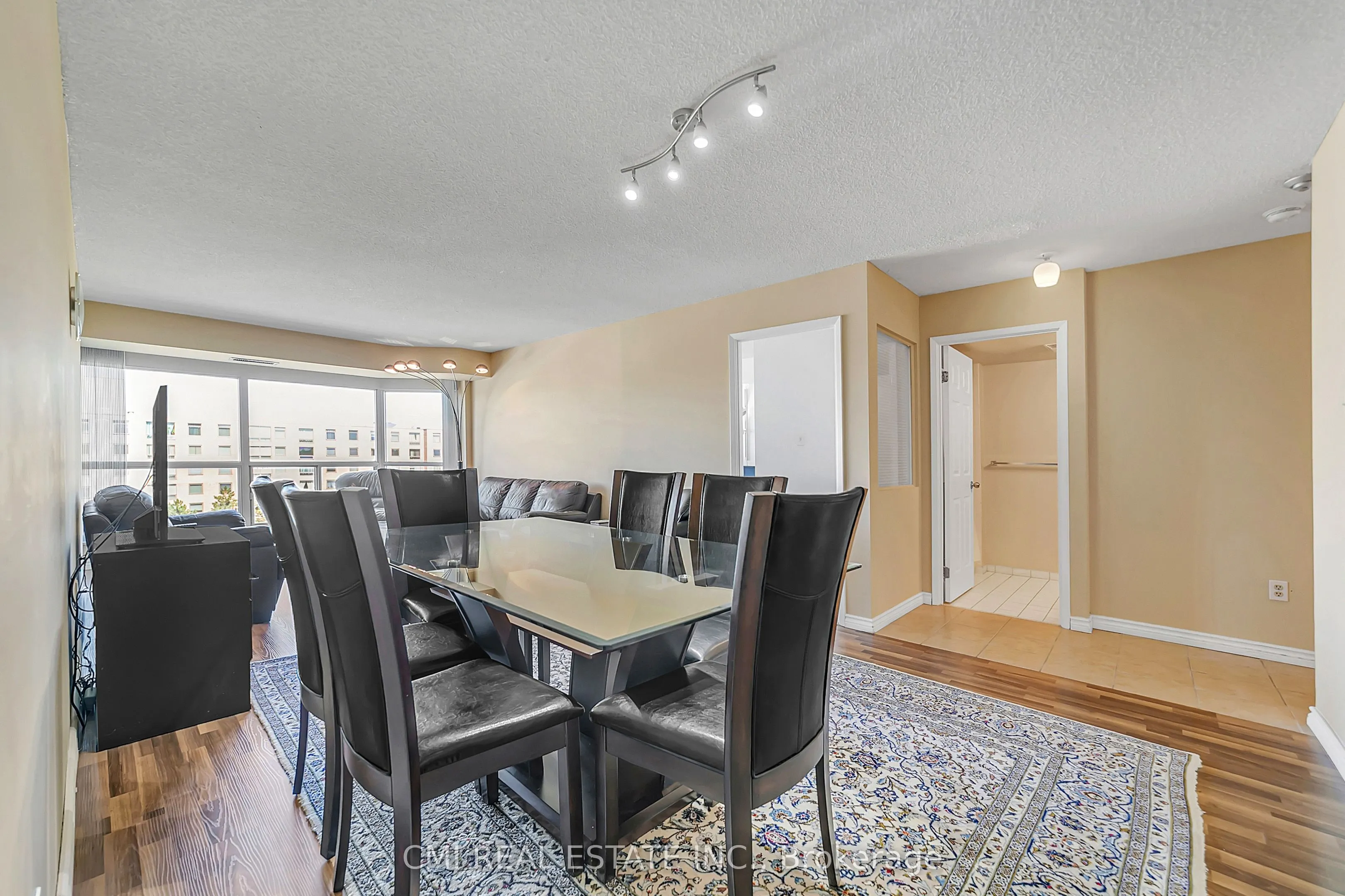 309 Major Mackenzie Drive E, #805