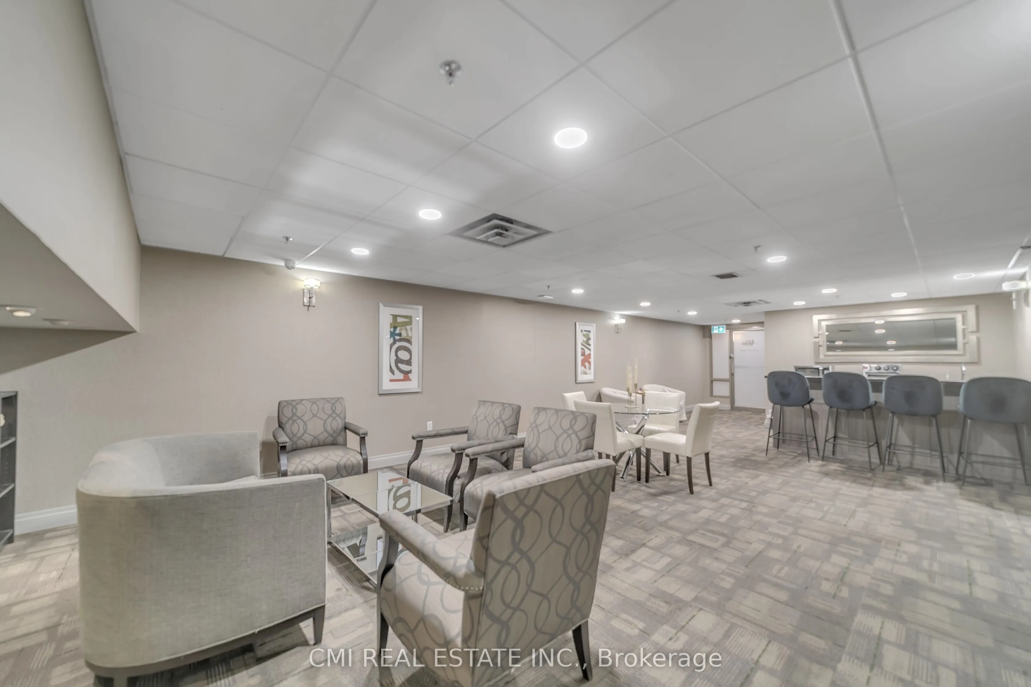 309 Major Mackenzie Drive E, #805