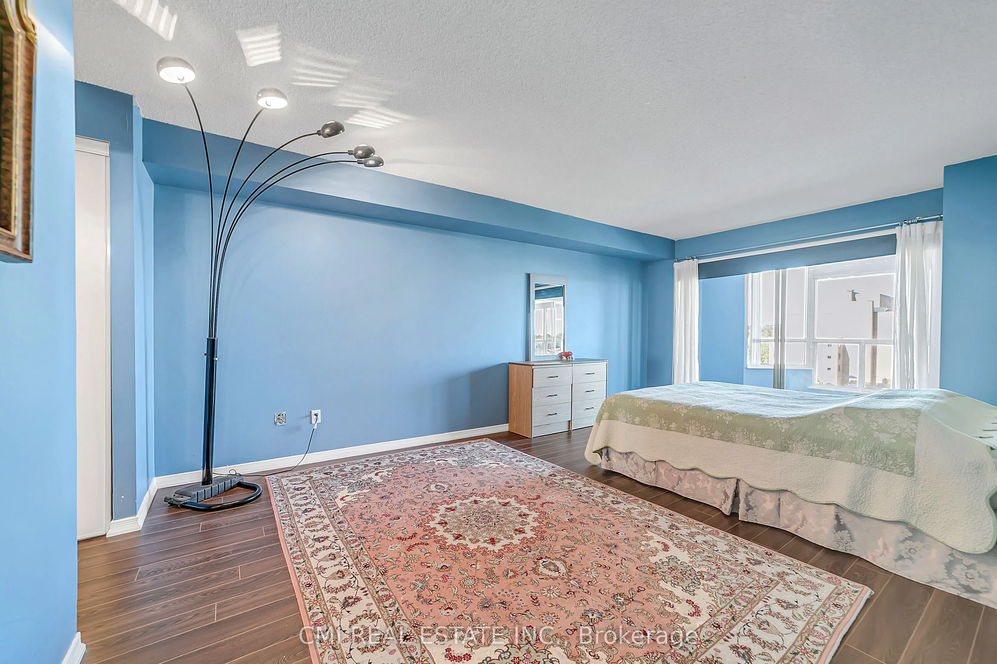 309 Major Mackenzie Drive E, #805