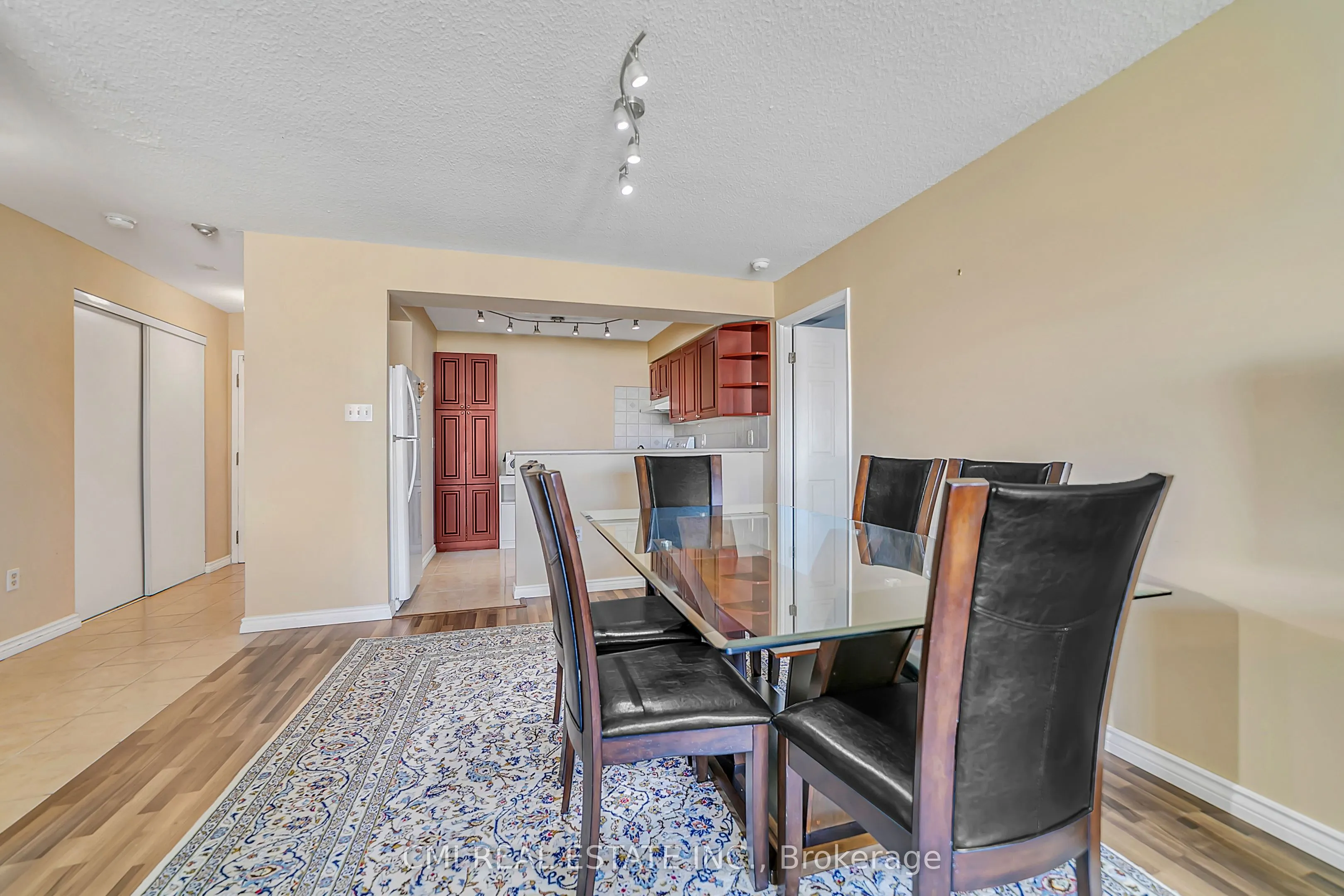 309 Major Mackenzie Drive E, #805