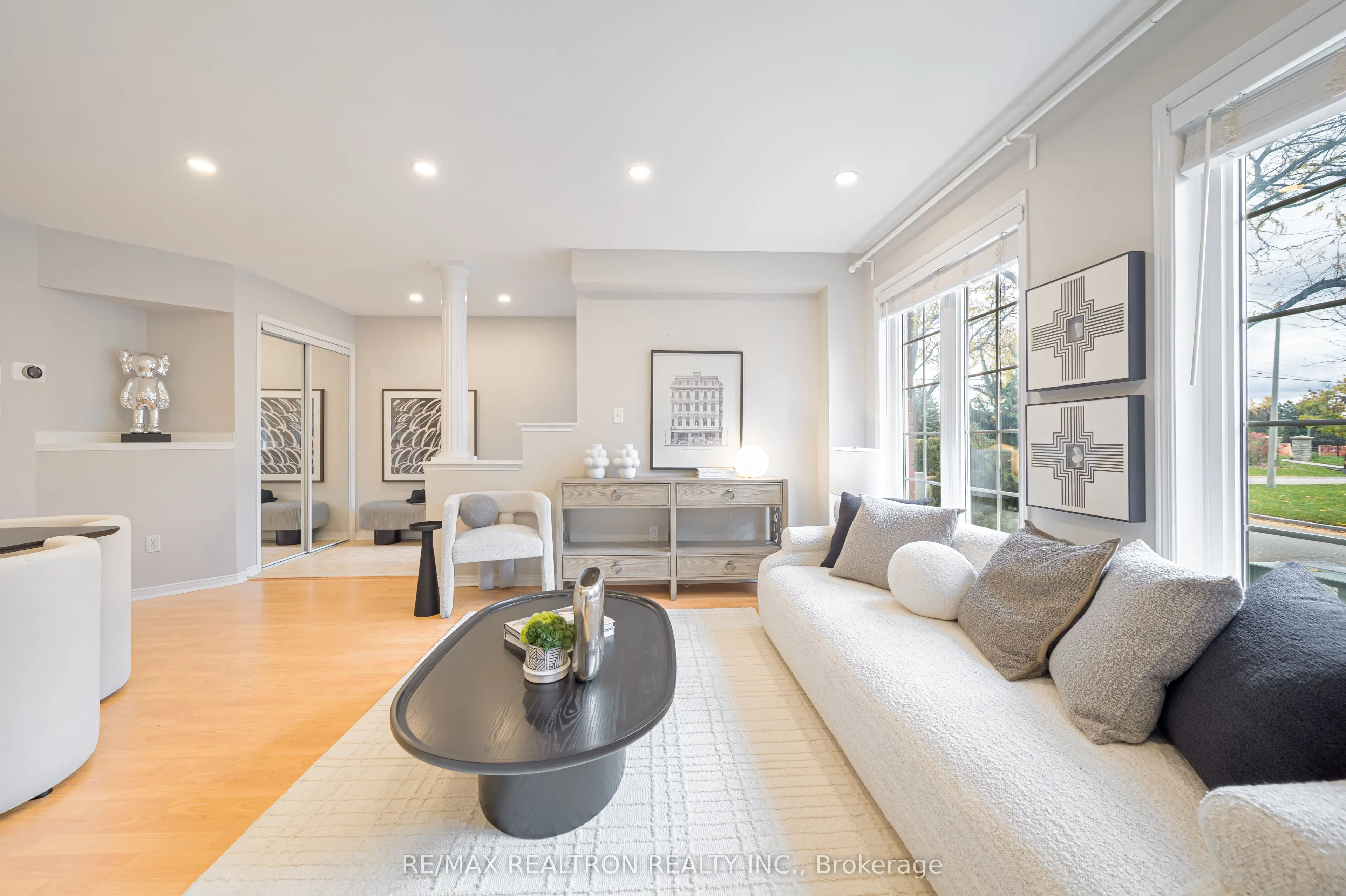 195 Equator Crescent