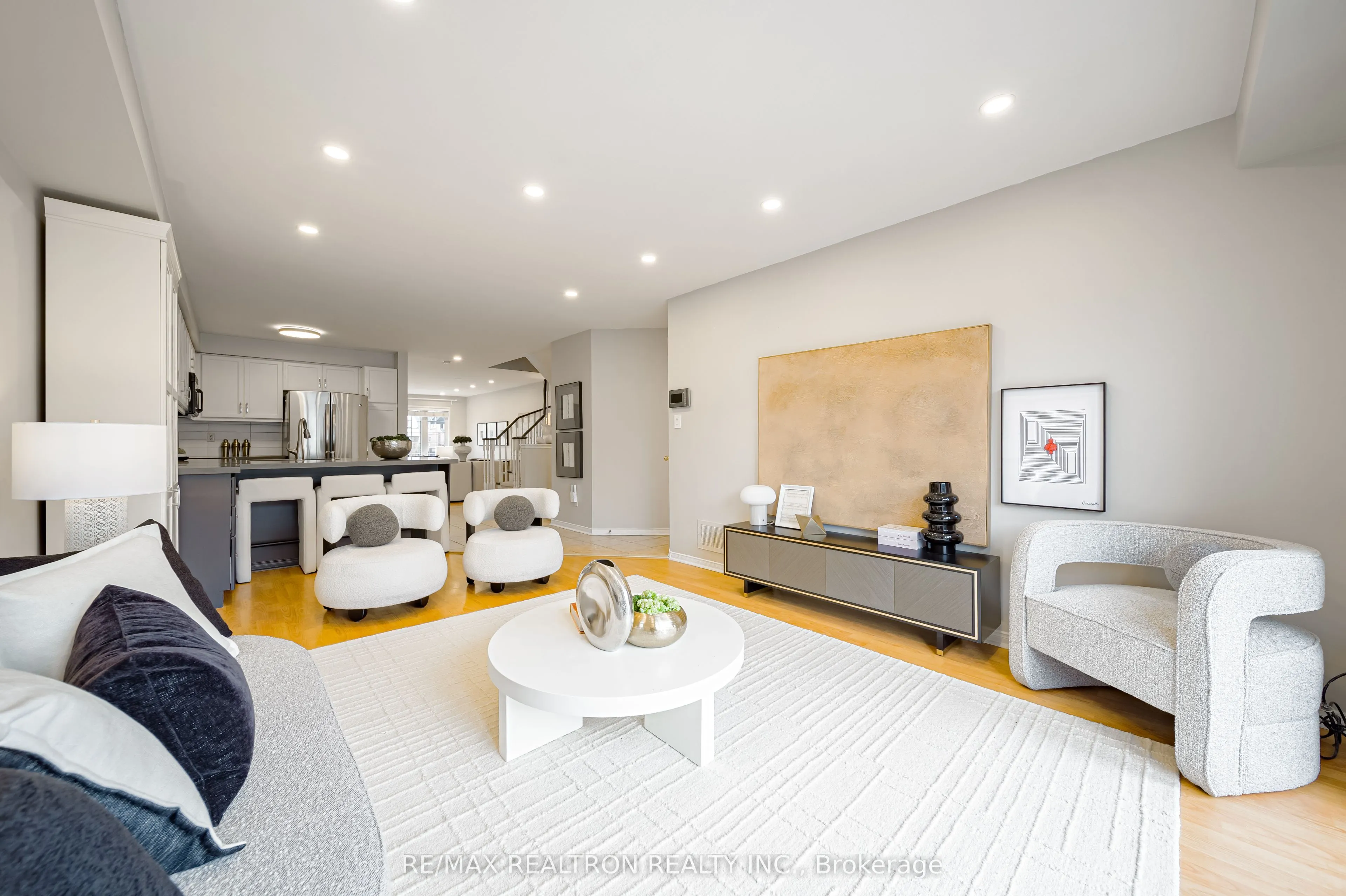 195 Equator Crescent