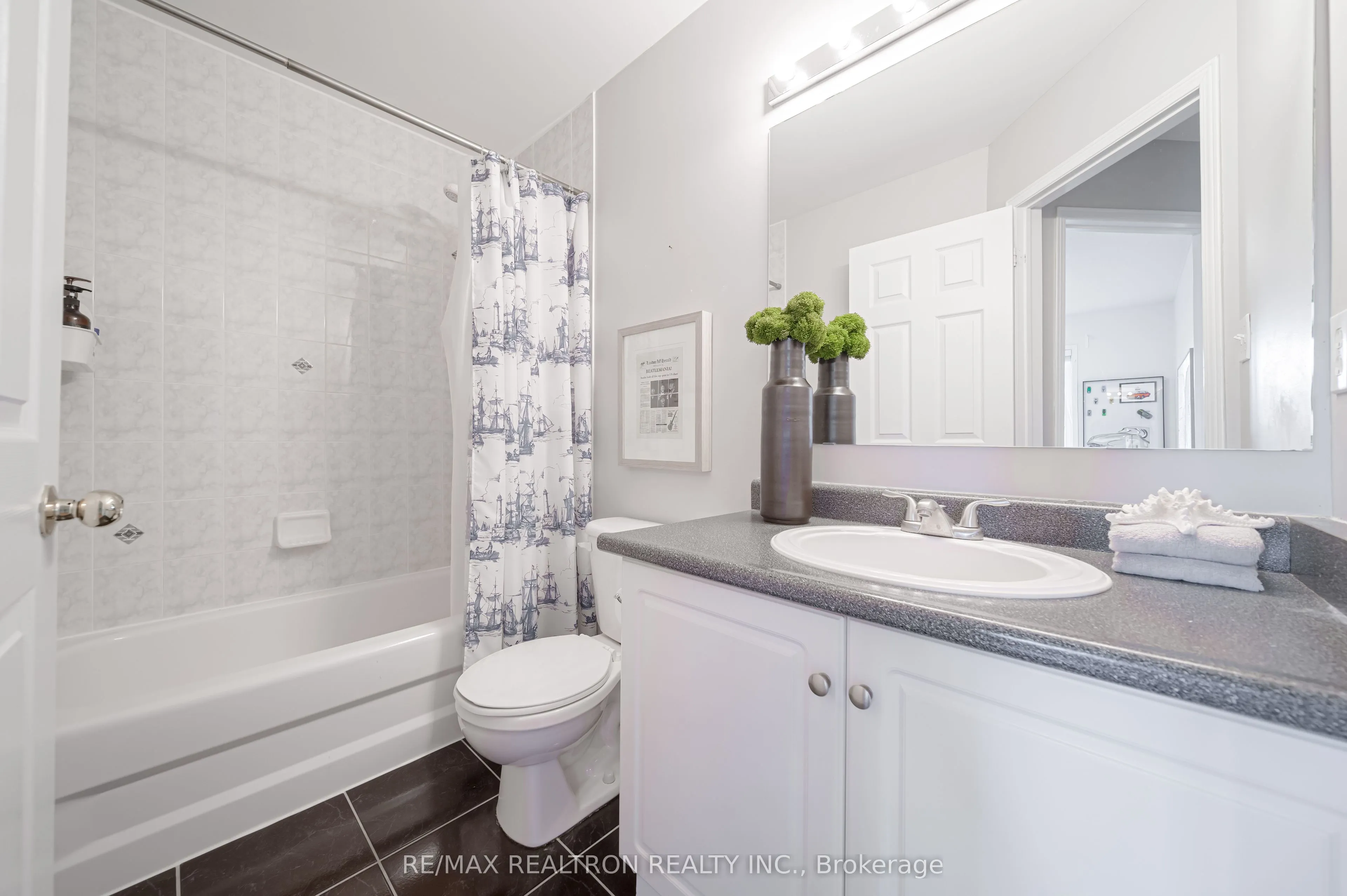 195 Equator Crescent