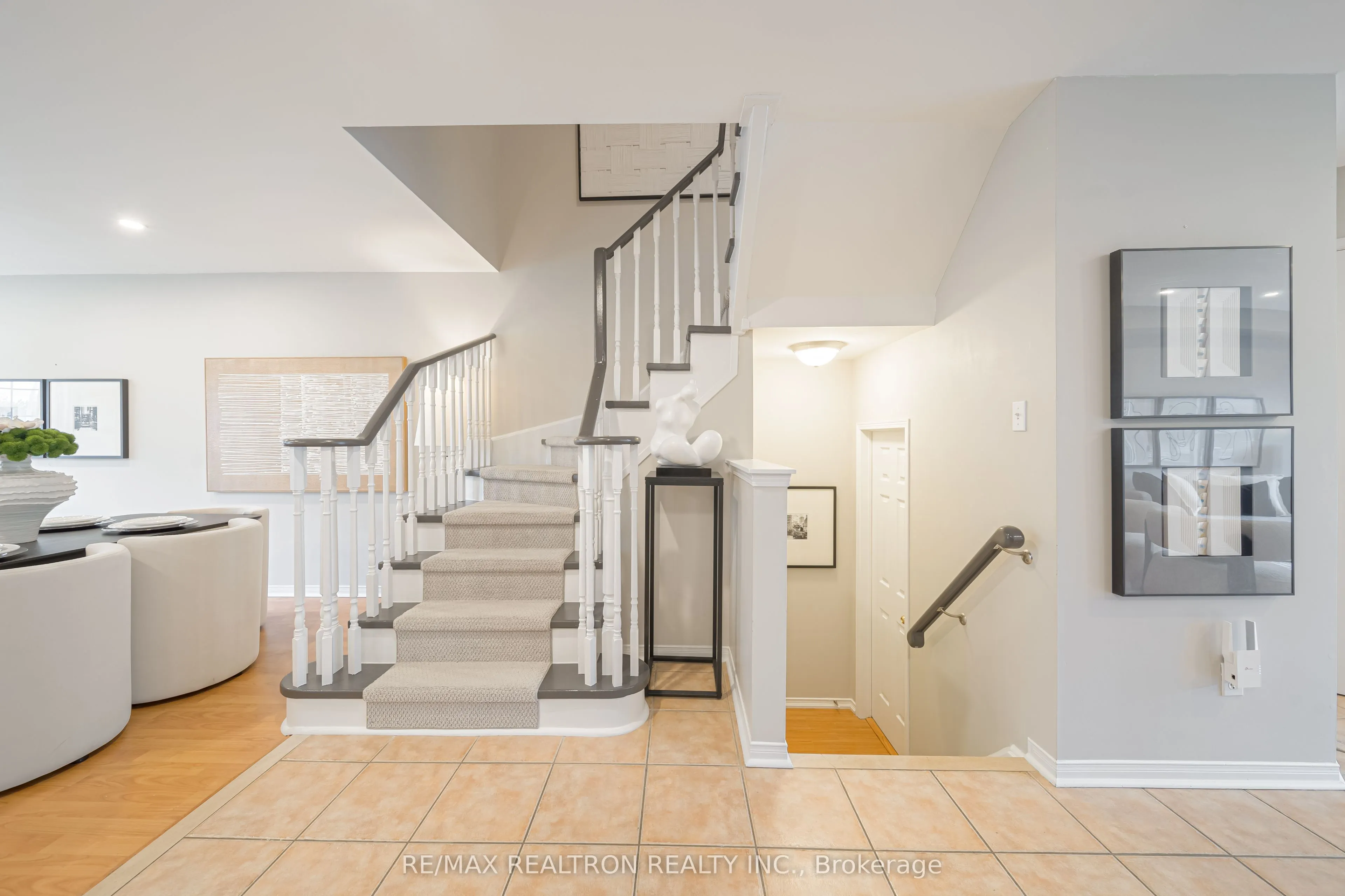 195 Equator Crescent