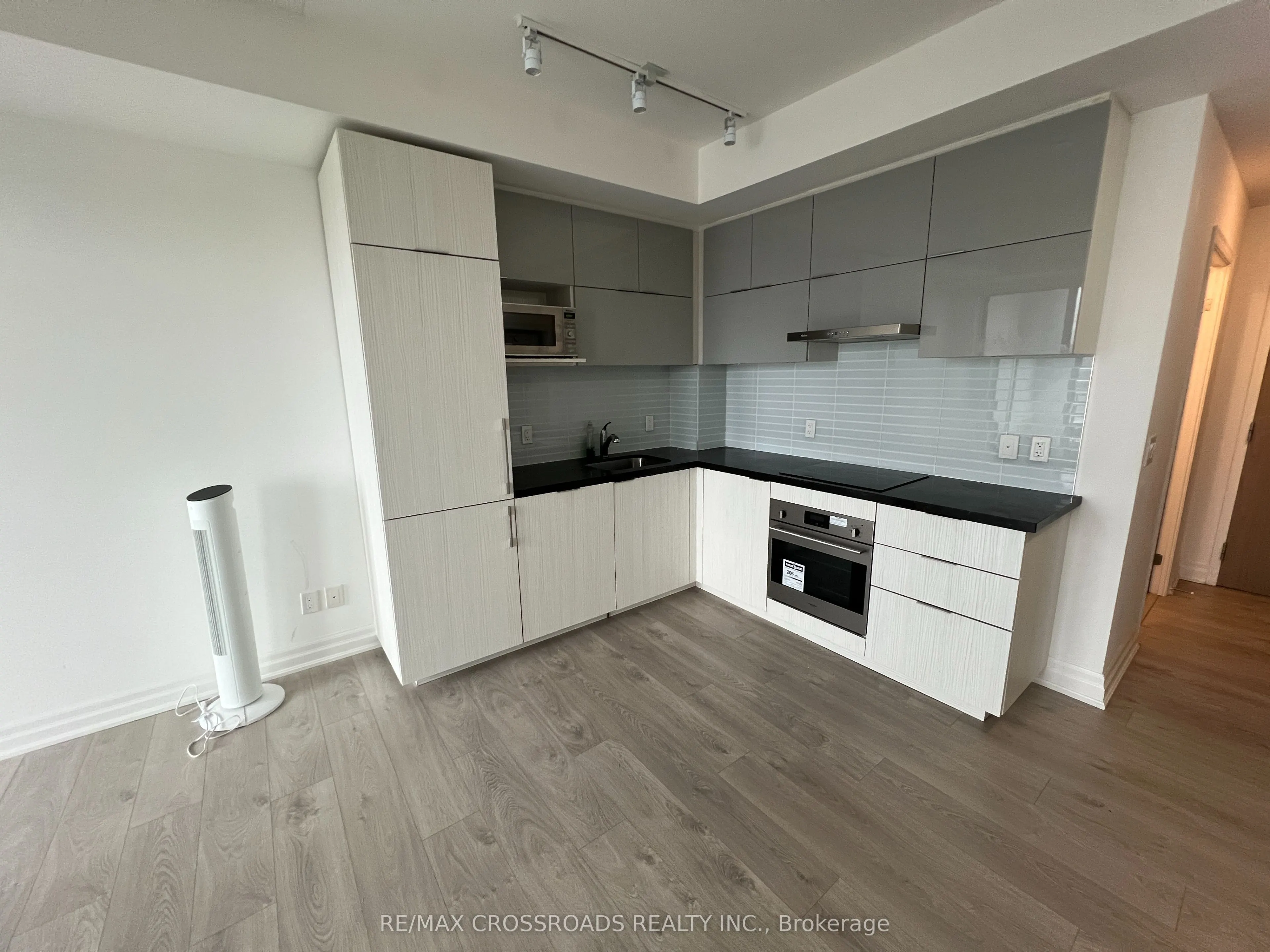 8 Rouge Valley Drive, #907