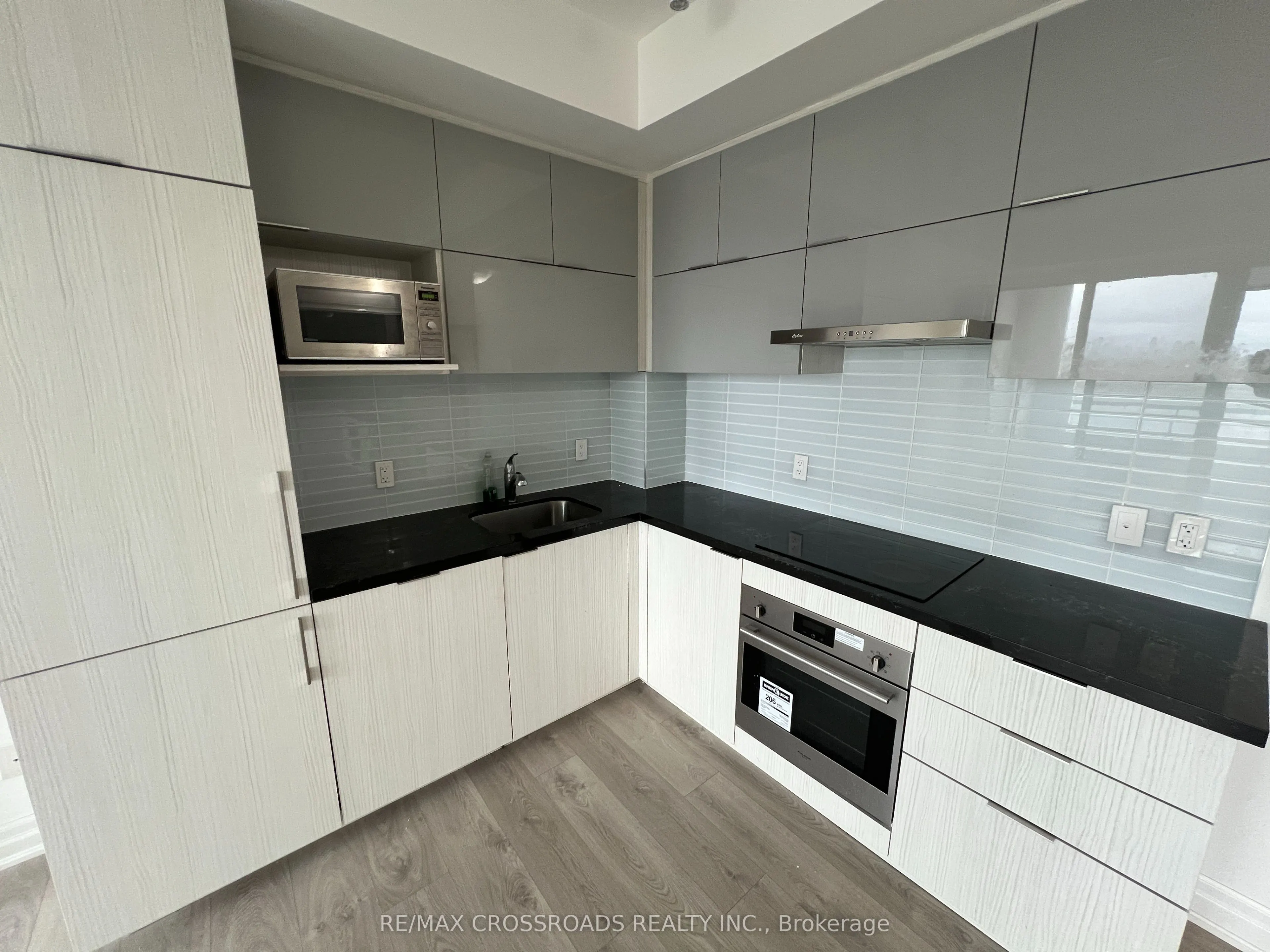 8 Rouge Valley Drive, #907