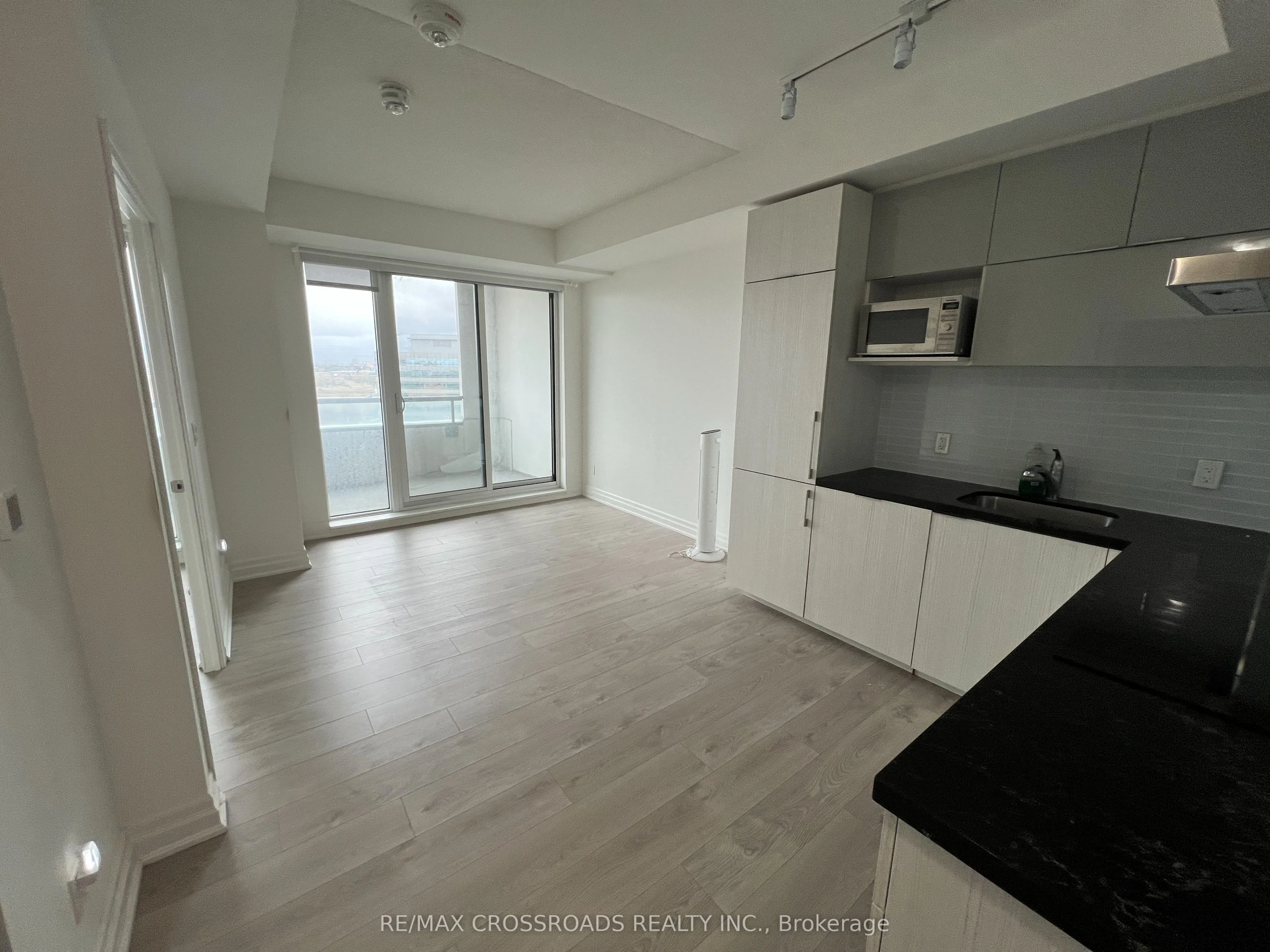 8 Rouge Valley Drive, #907