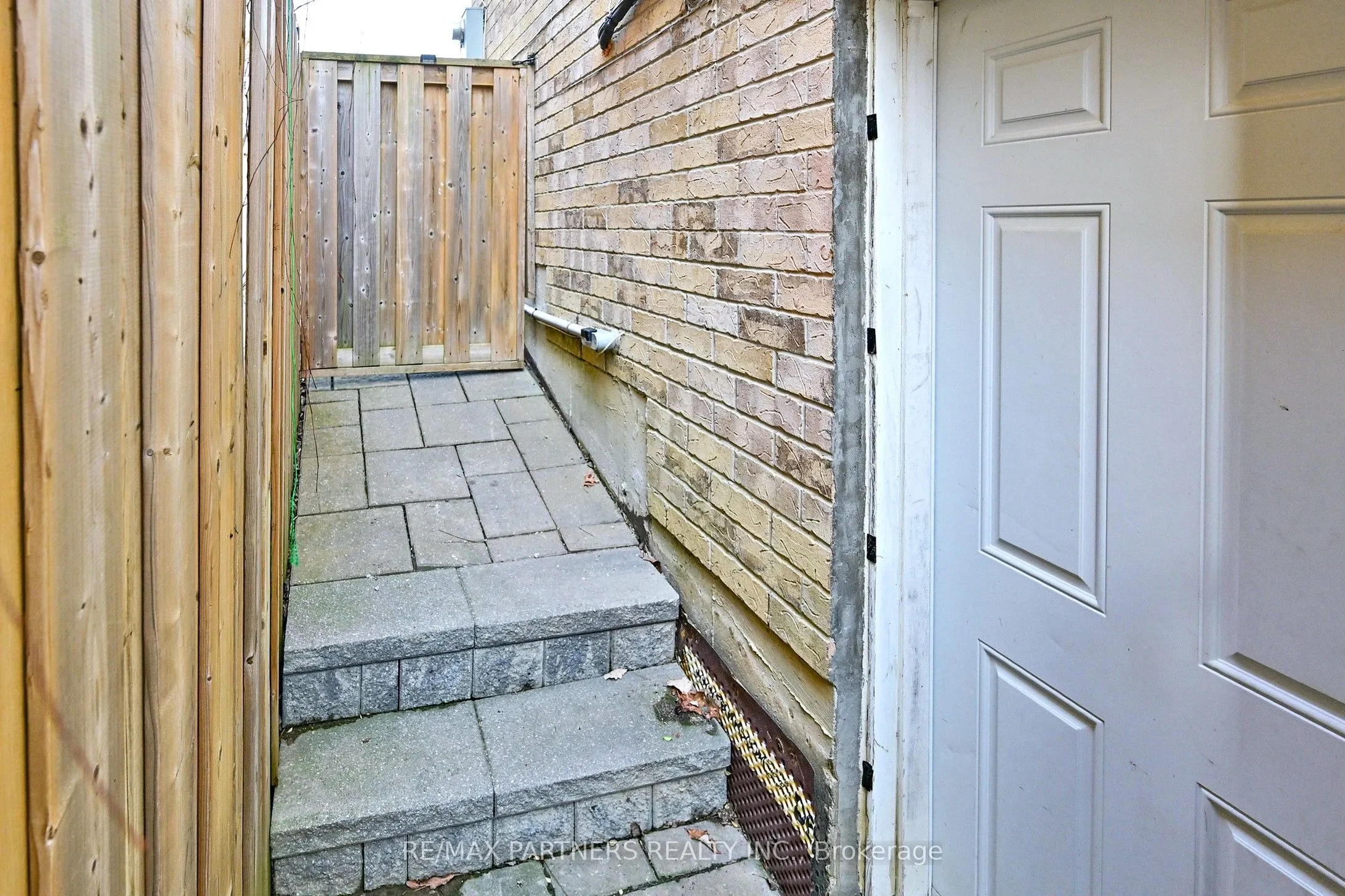 107 WORTHINGTON Avenue