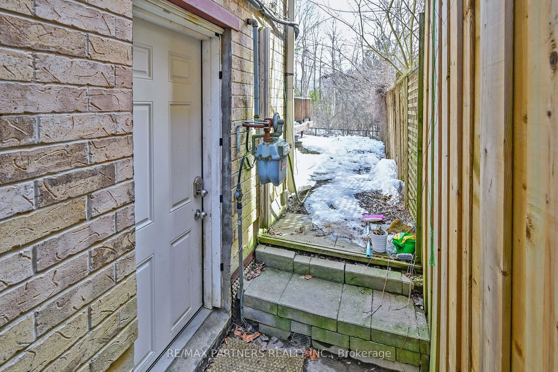 107 WORTHINGTON Avenue