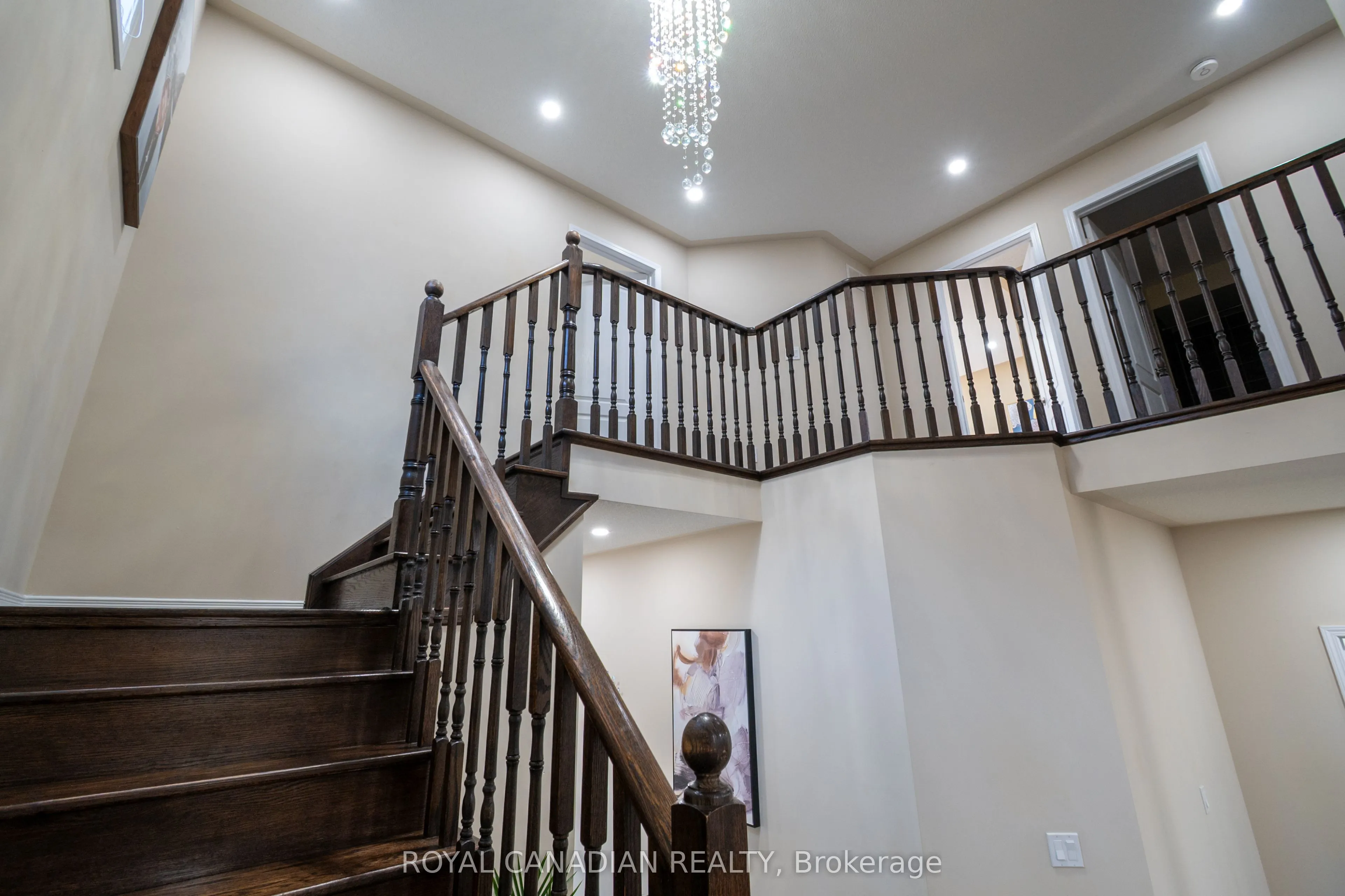 213 Richardson Crescent