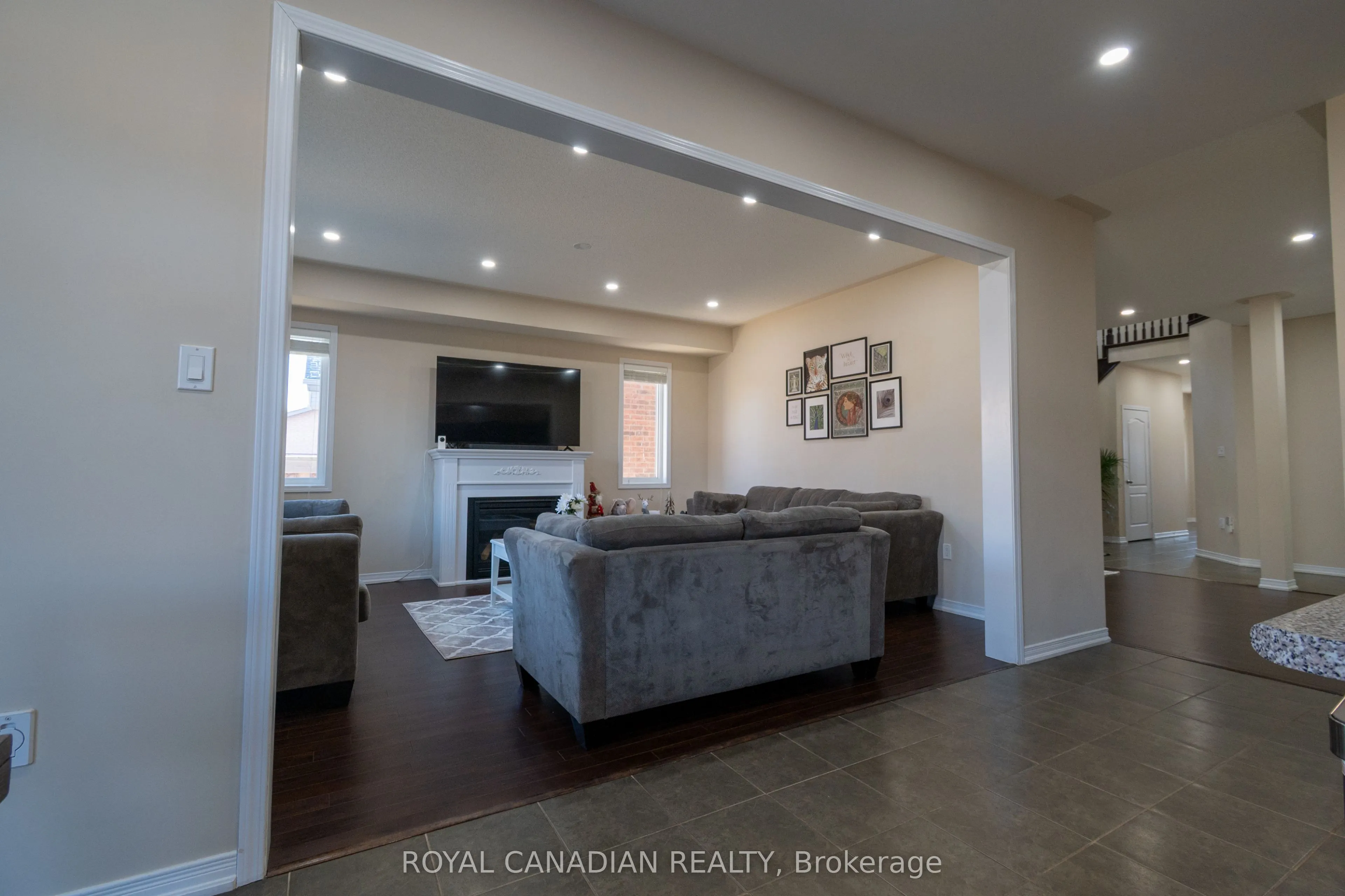 213 Richardson Crescent