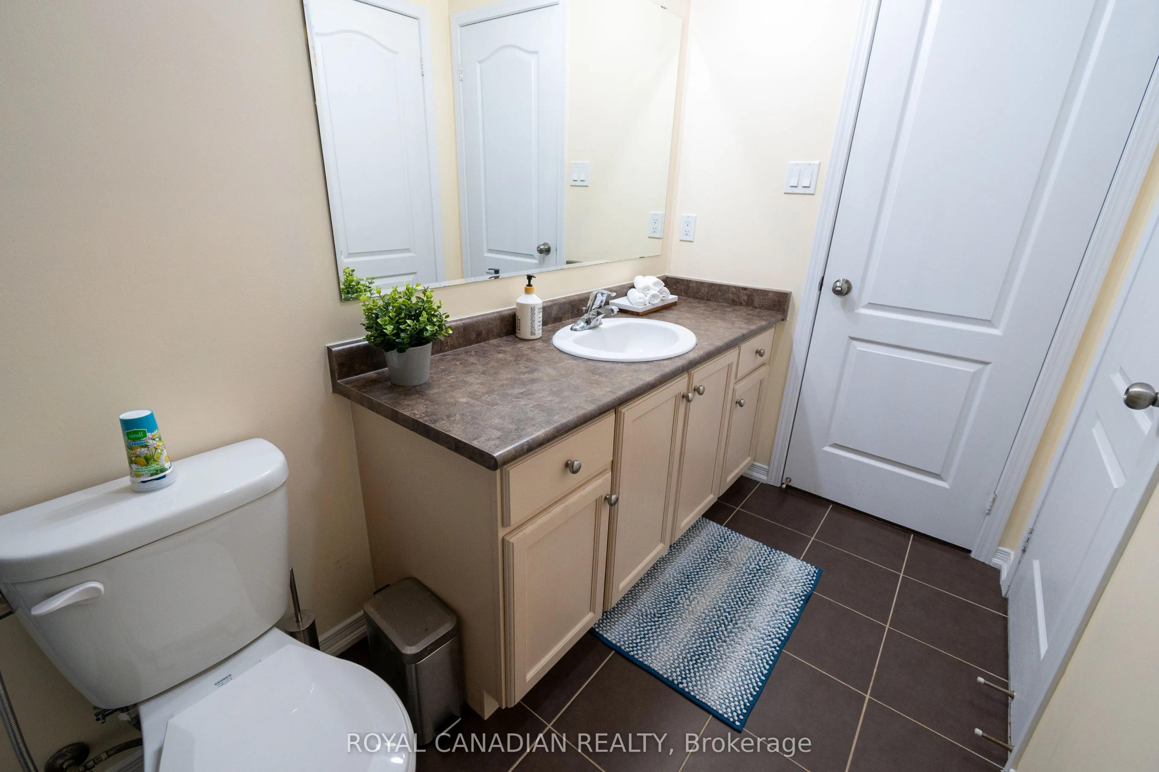 213 Richardson Crescent