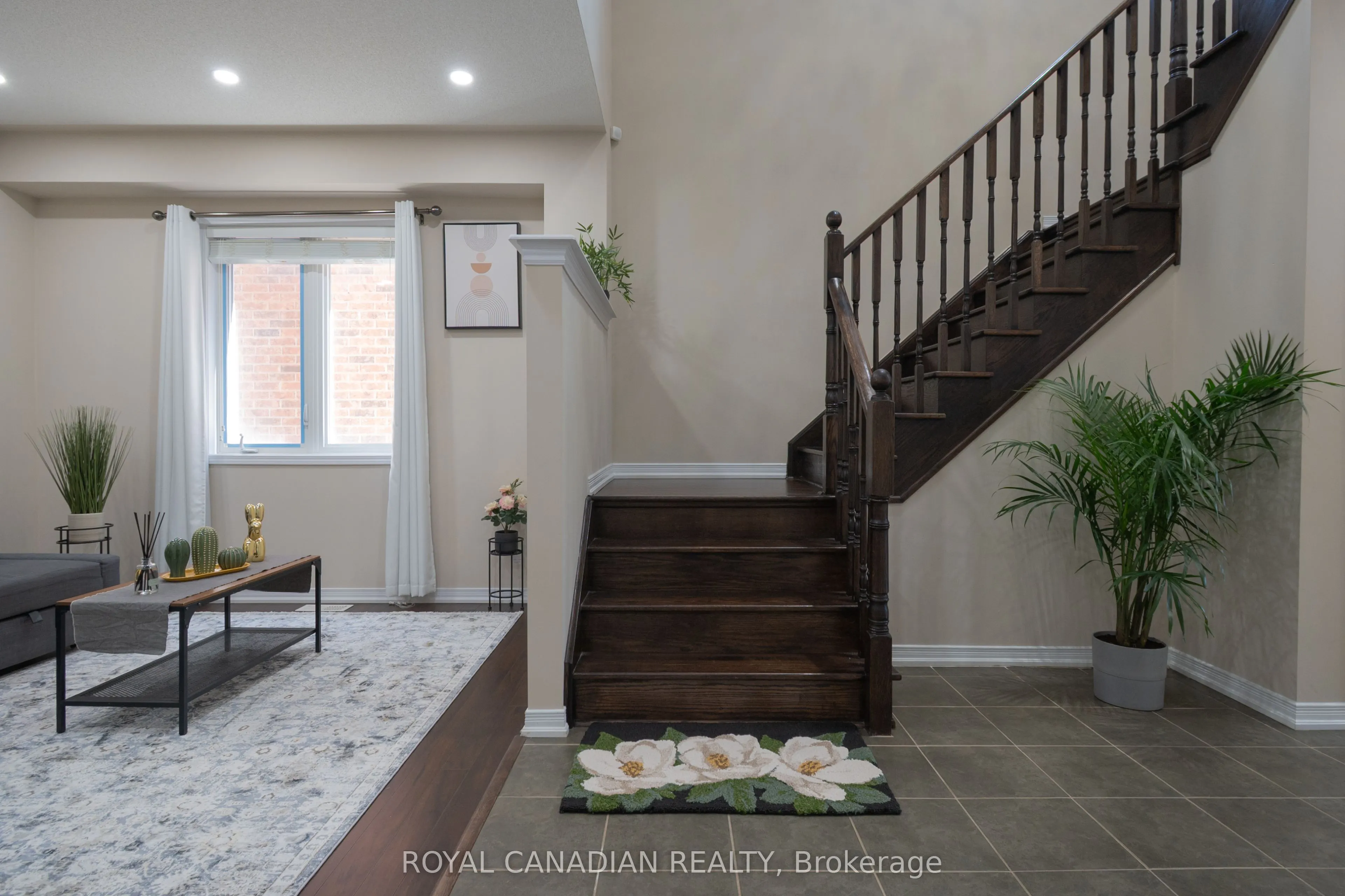 213 Richardson Crescent