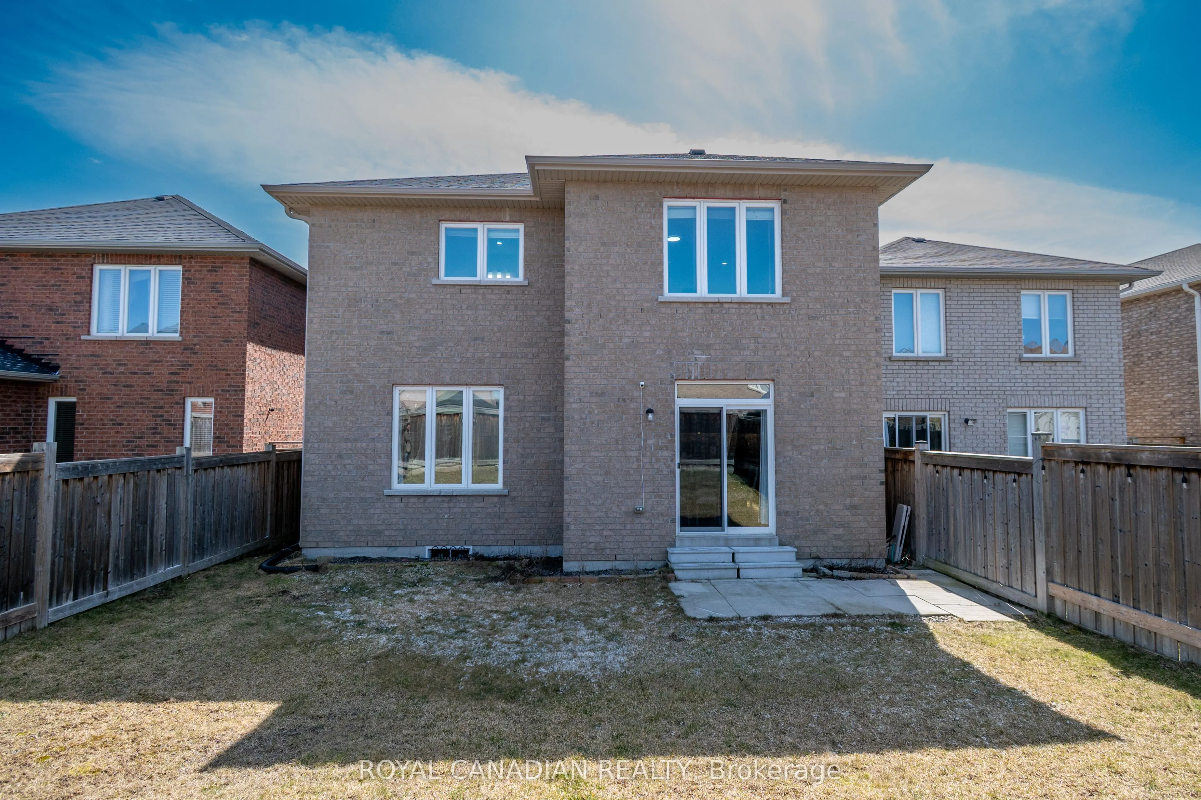 213 Richardson Crescent