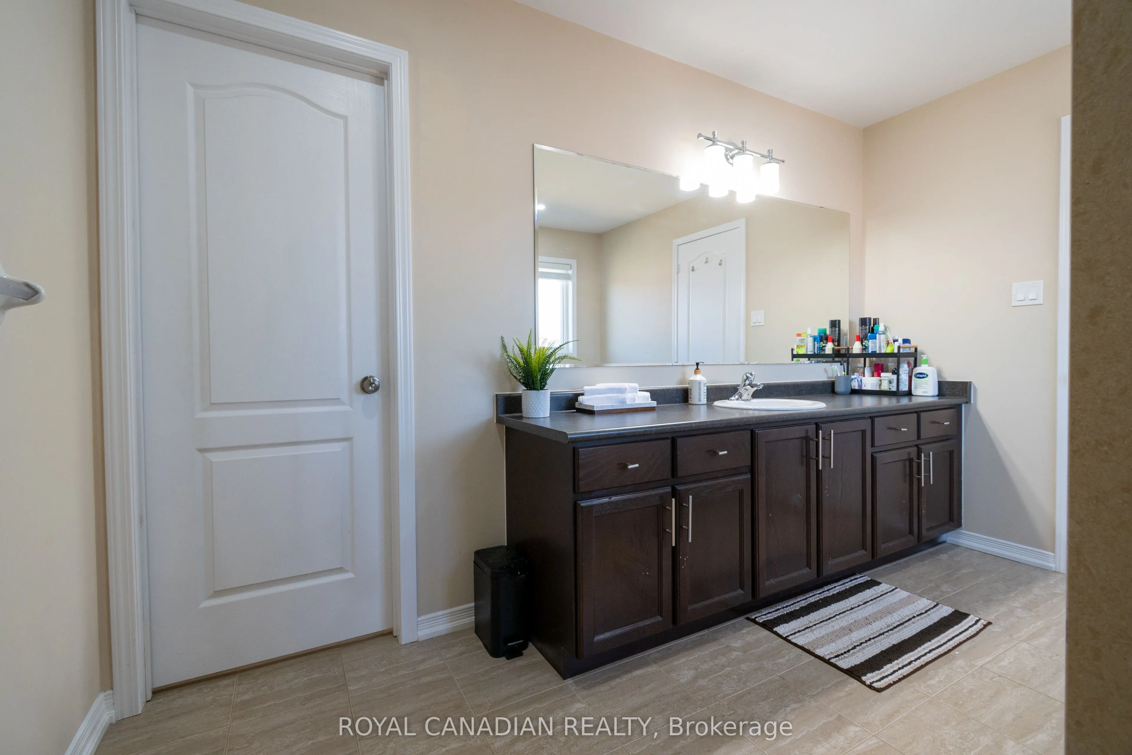 213 Richardson Crescent