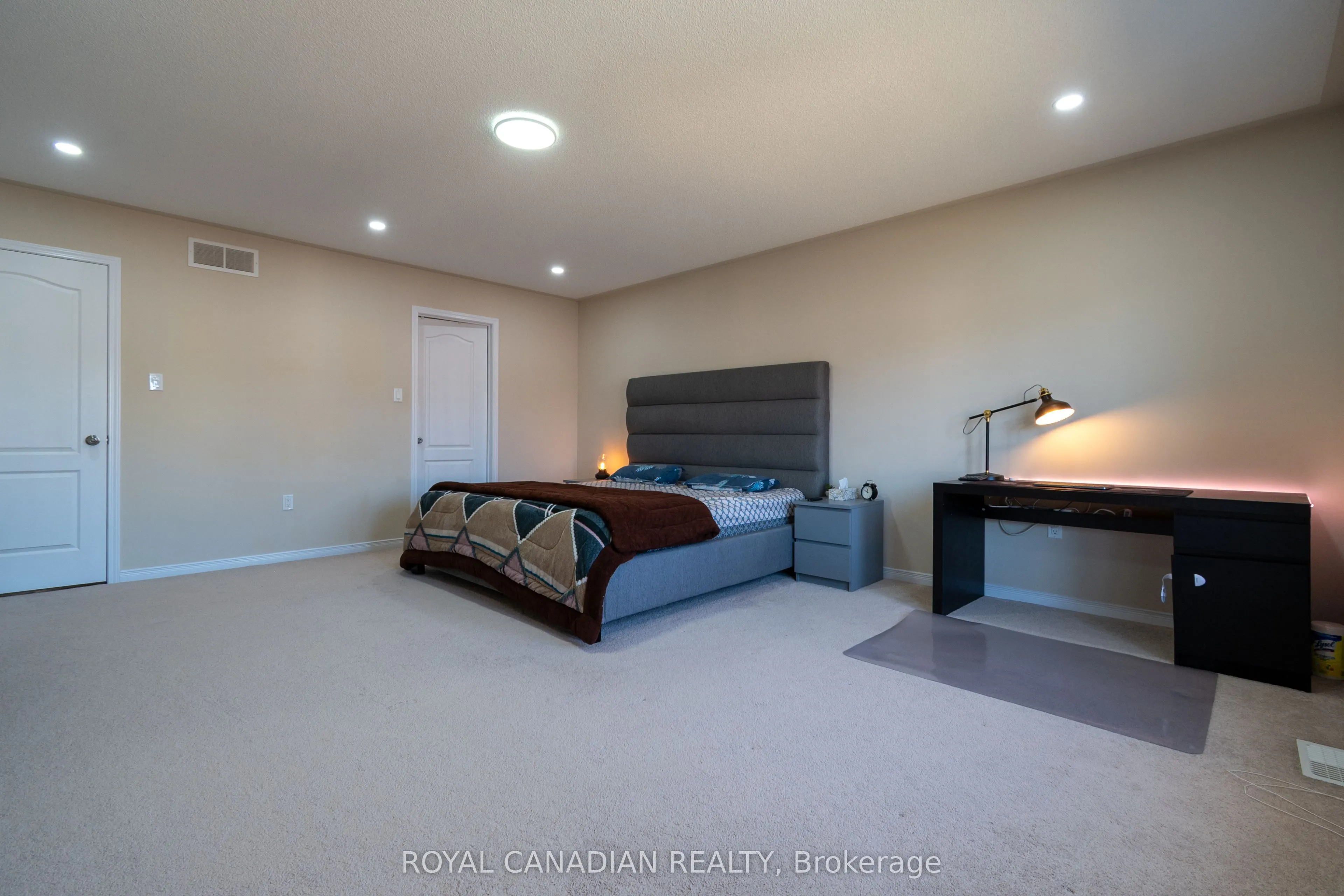 213 Richardson Crescent