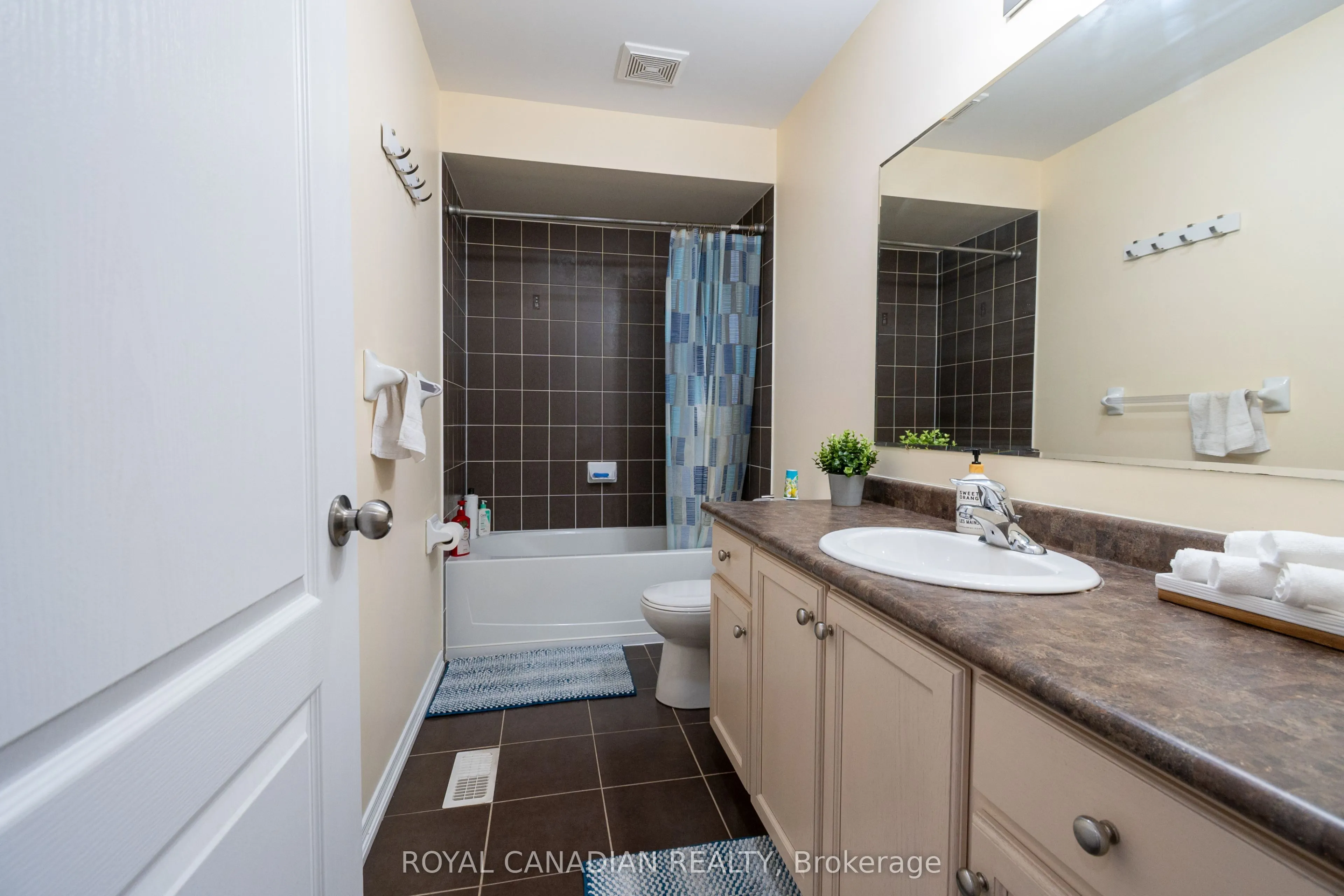 213 Richardson Crescent